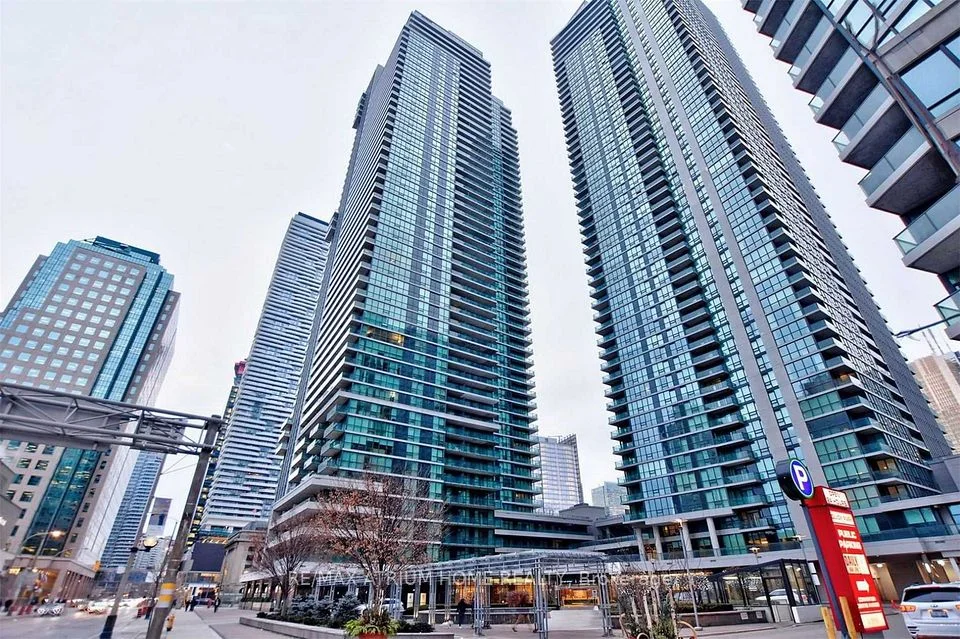 33 Bay Street 2206, Toronto C01, ON M5J 2Z3
