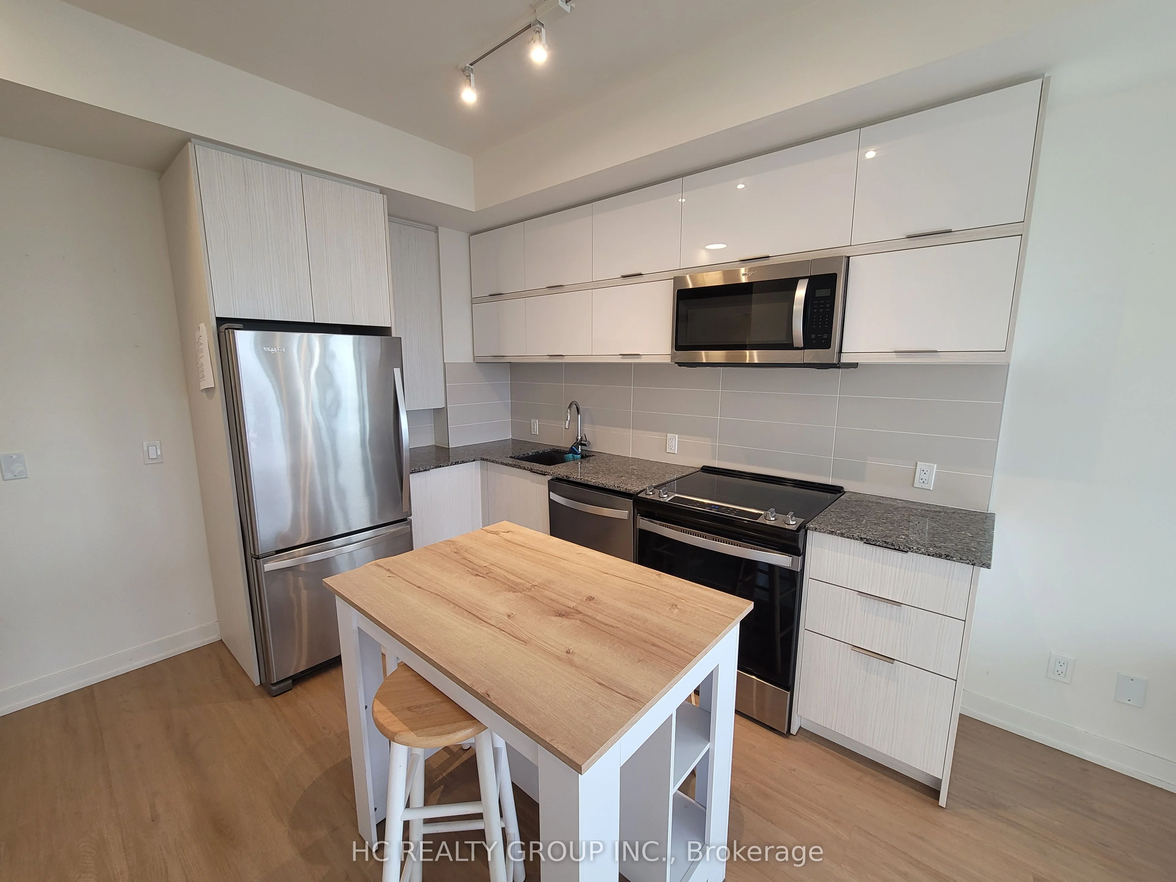 10 Deerlick Court 908, Toronto C13, ON M3A 1Y4