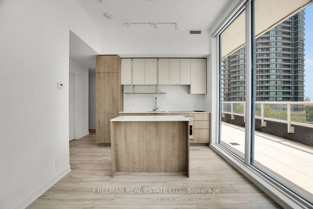 15 Holmes Avenue 402, Toronto C14, On M2n 4l8