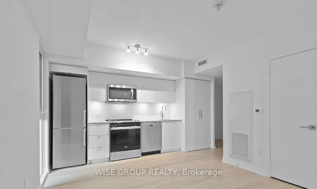 500 Wilson Avenue 736, Toronto C06, ON M3H 5Y9