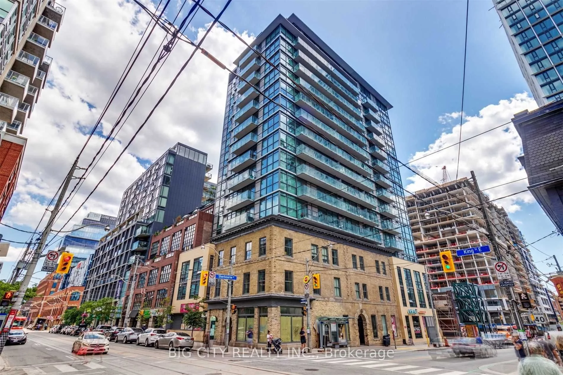 39 Sherbourne Street 209, Toronto C08, On M5a 0l8