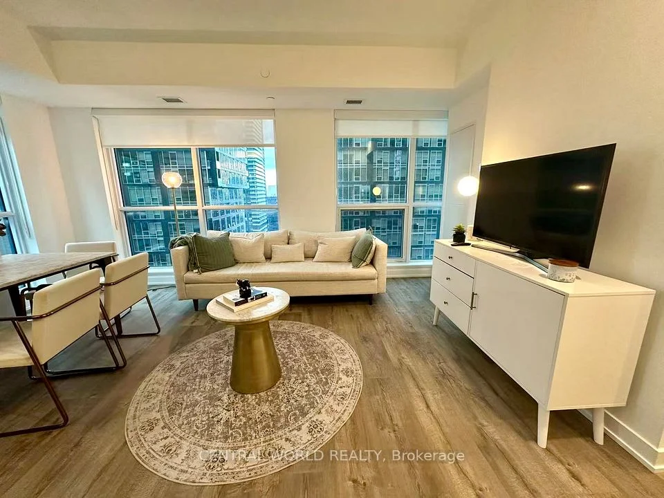 327 King Street W 2202, Toronto C01, ON M5V 0W7