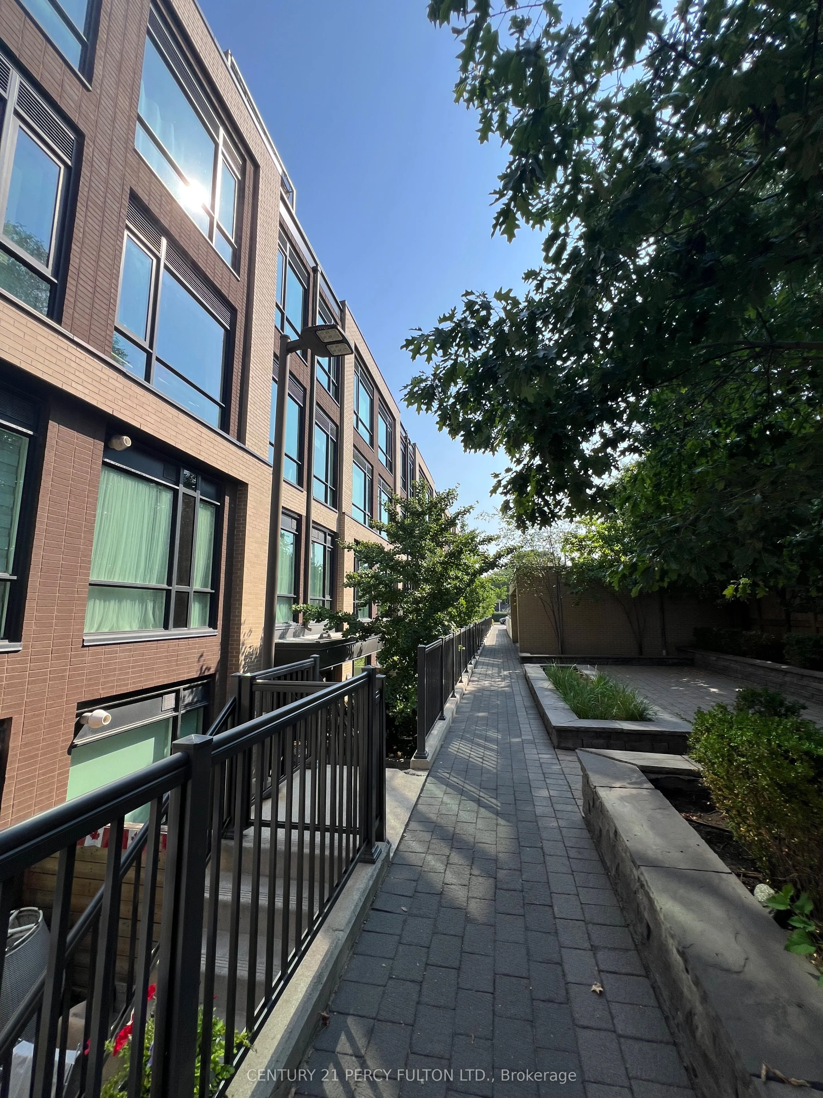639 Lawrence Avenue W 323, Toronto C04, ON M6A 1A9