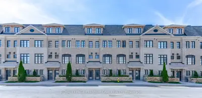Att/Row/Townhouse in Toronto