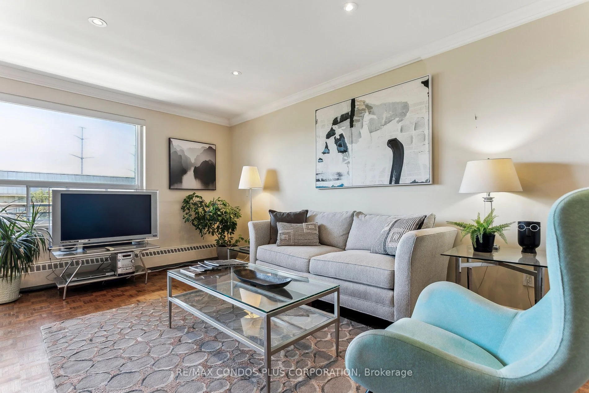 Co-Ownership Apartment in Toronto