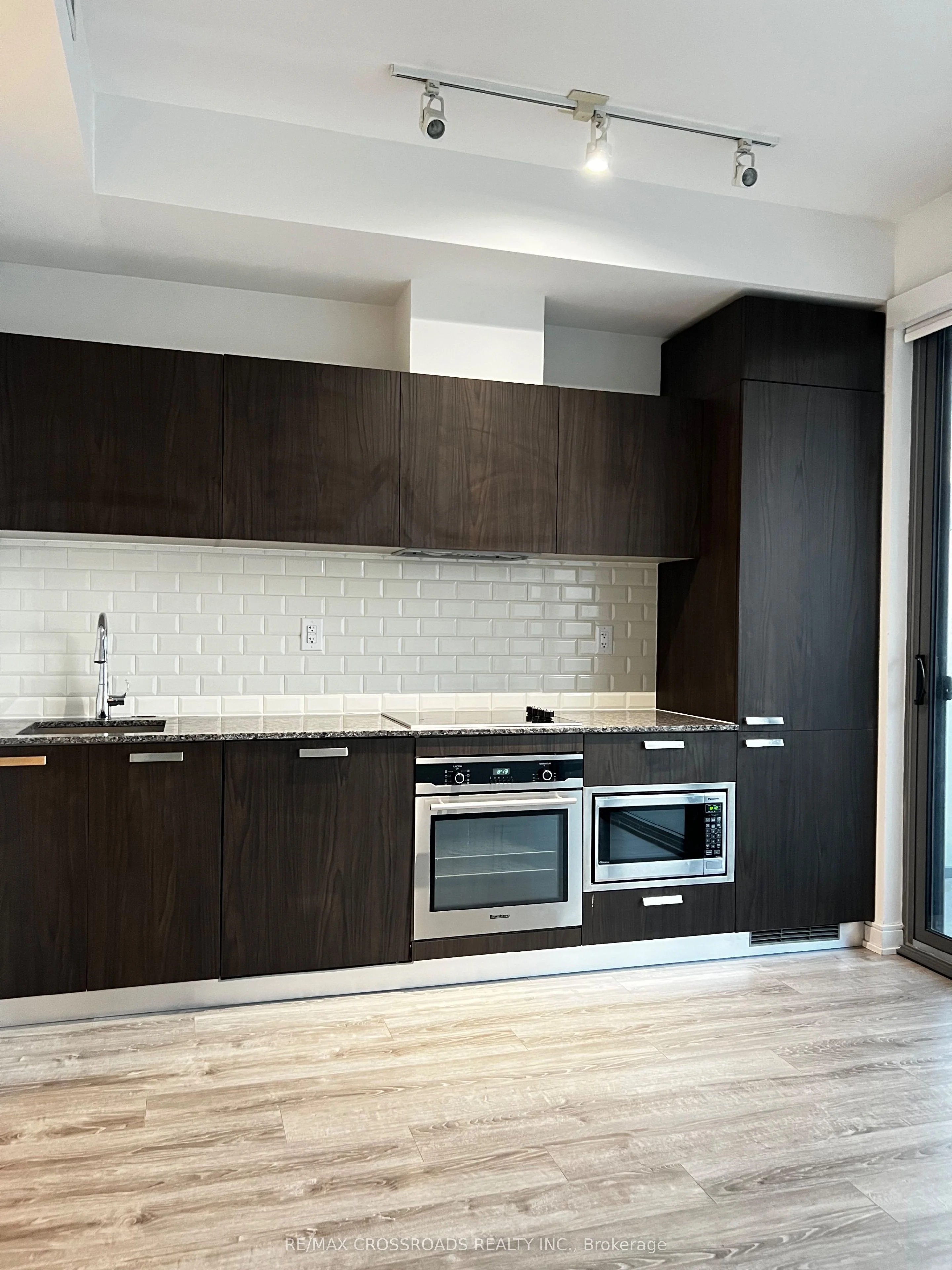 50 Charles Street E 1602, Toronto C08, ON M4Y 1T1