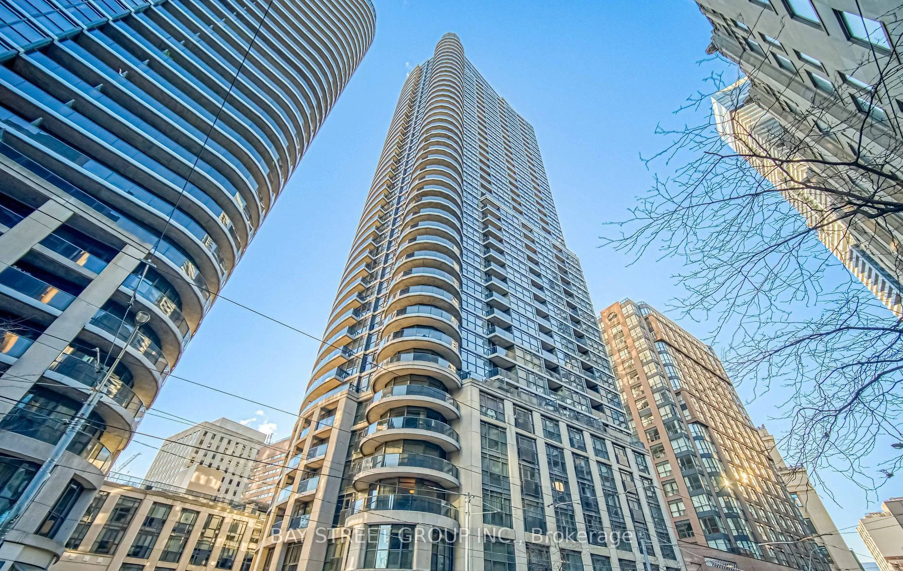 21 Carlton Street 1607, Toronto C08, ON M5B 1L3