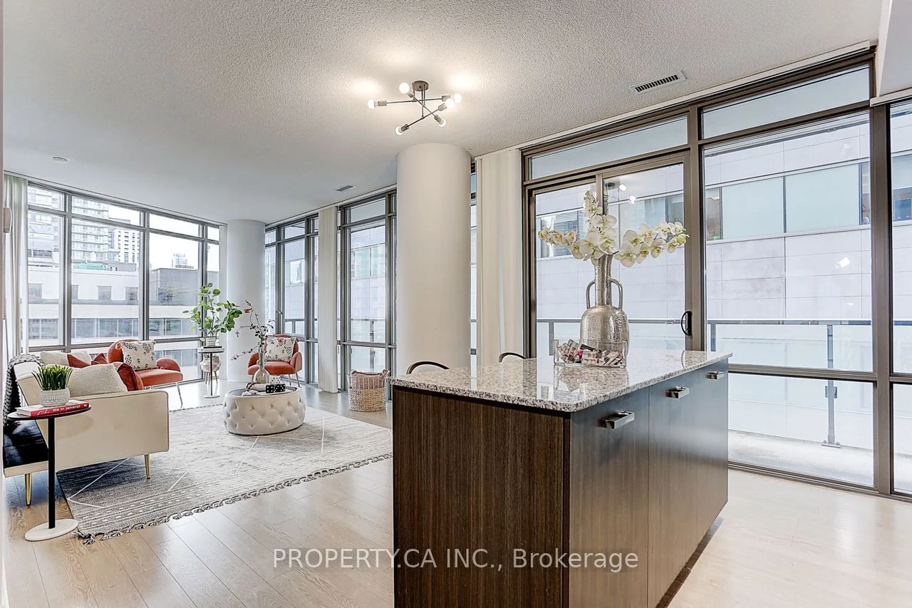 832 Bay Street 710, Toronto C01, ON M5S 1Z6