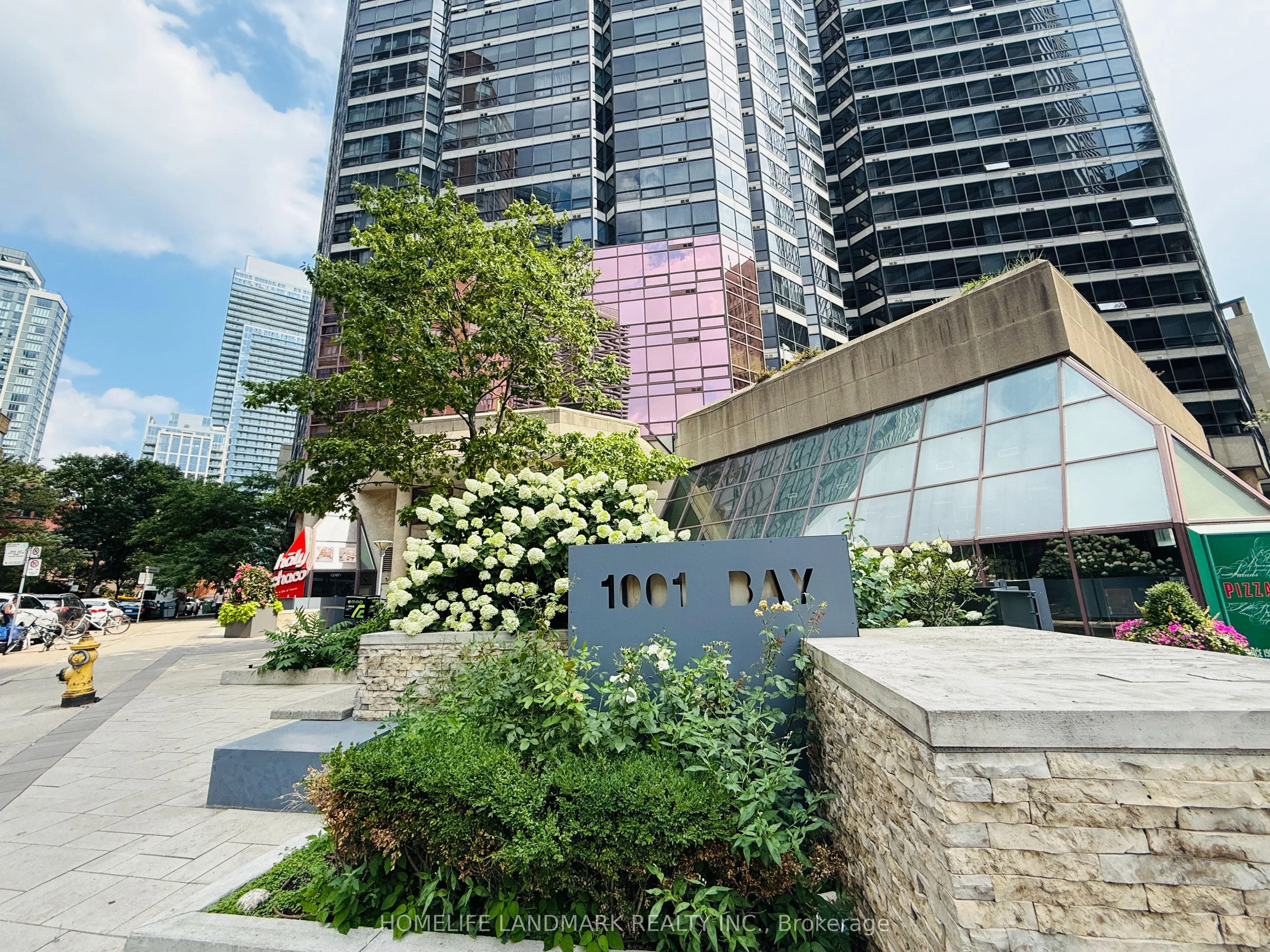 1001 bay Street 1106, Toronto C01, ON M5S 3A6