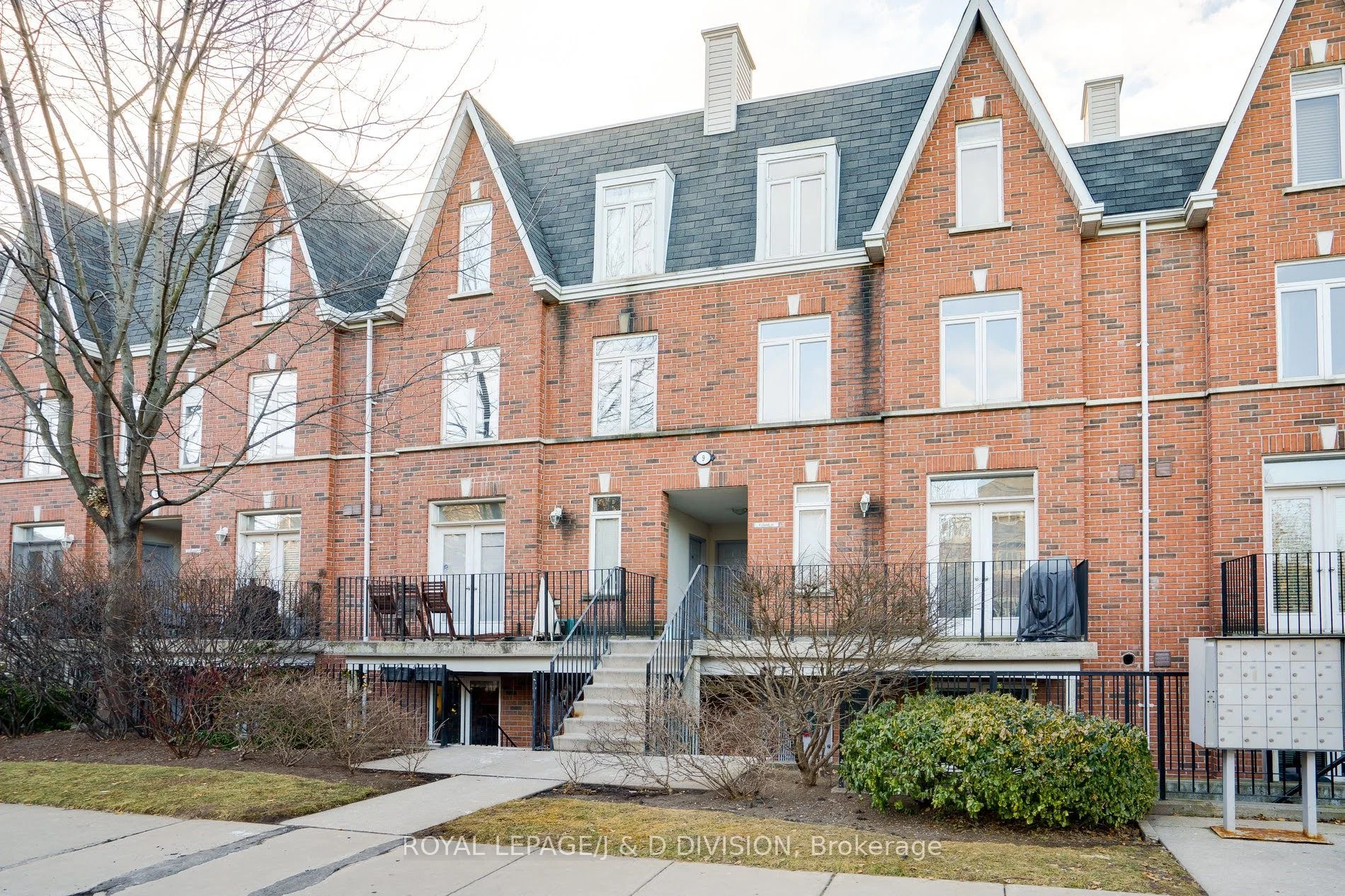 9 Shank Street 902, Toronto C01, On M6j 3w9