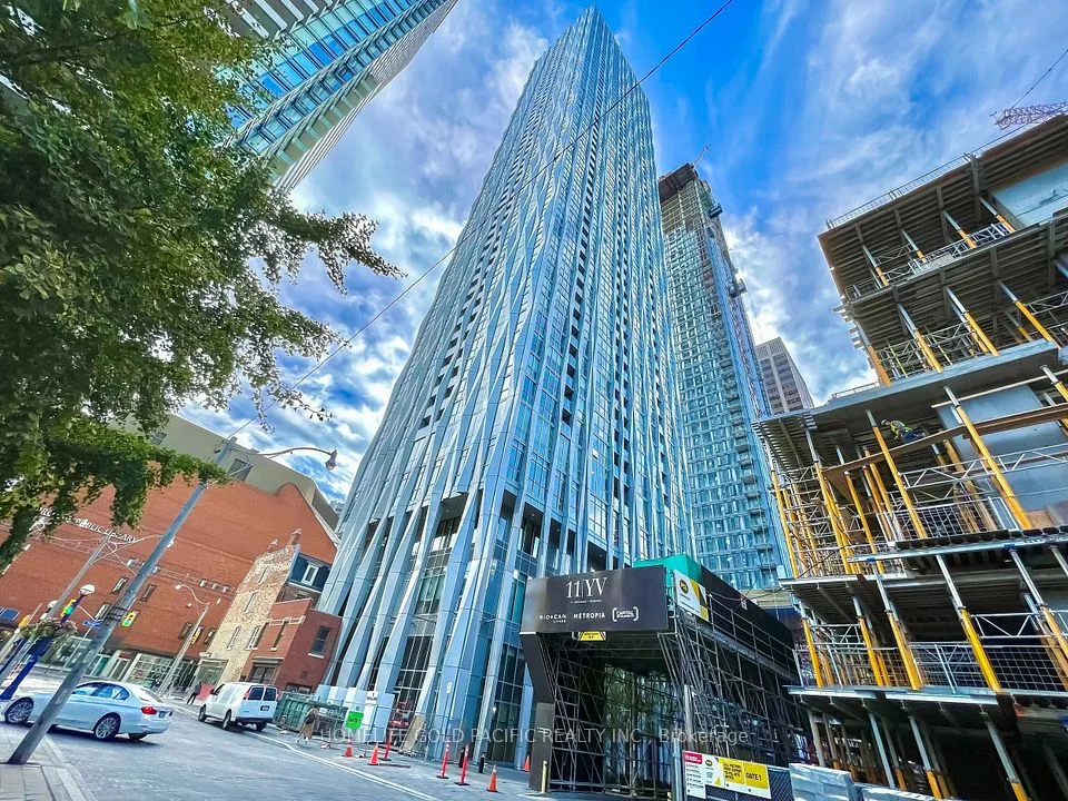 1 Yorkville Avenue 4612, Toronto C02, ON M4L 0B1