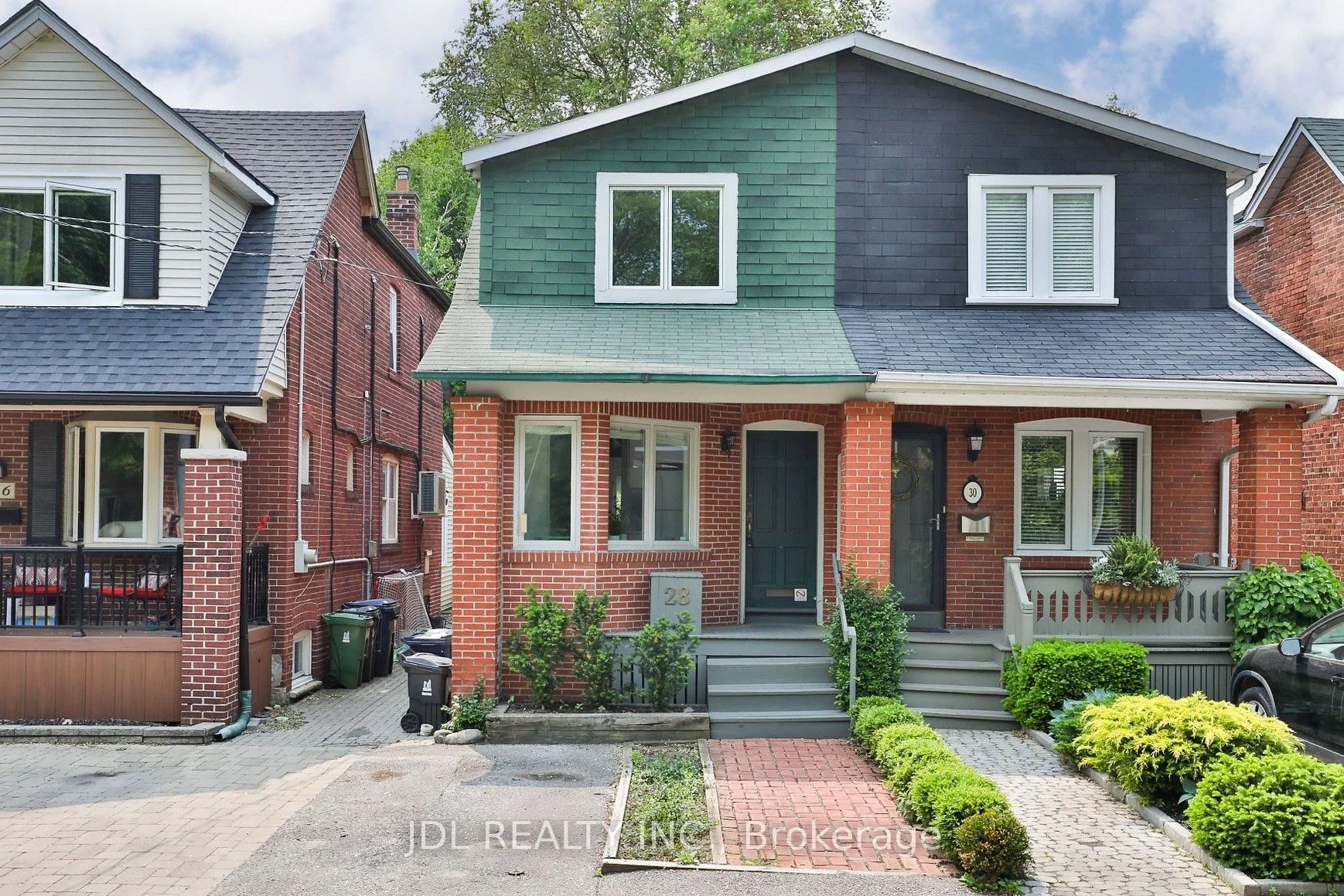 28 Cleveland Street, Toronto C10, ON M4S 2W1