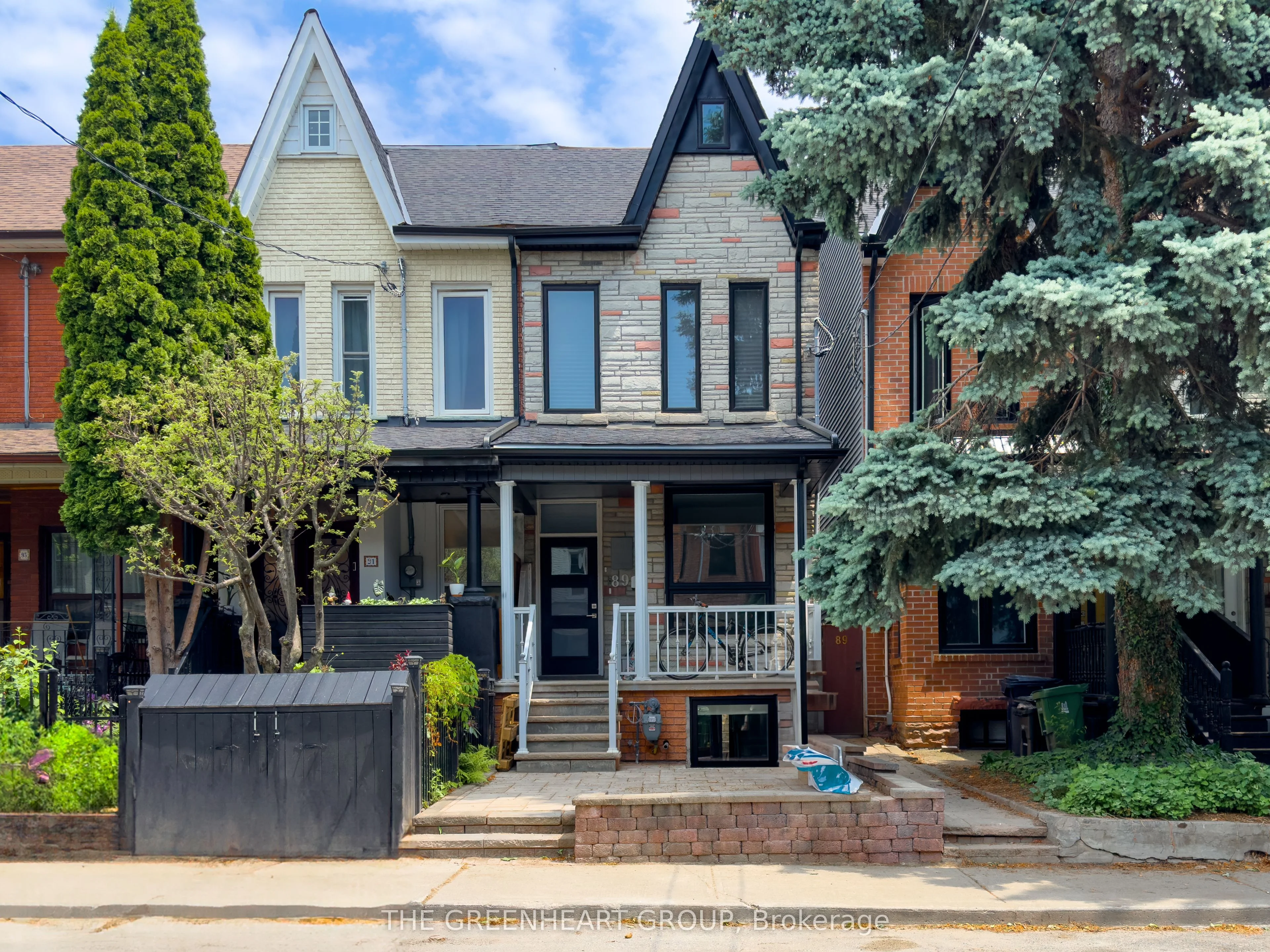 89 Montrose Avenue Main, Toronto C01, ON M6J 2T6