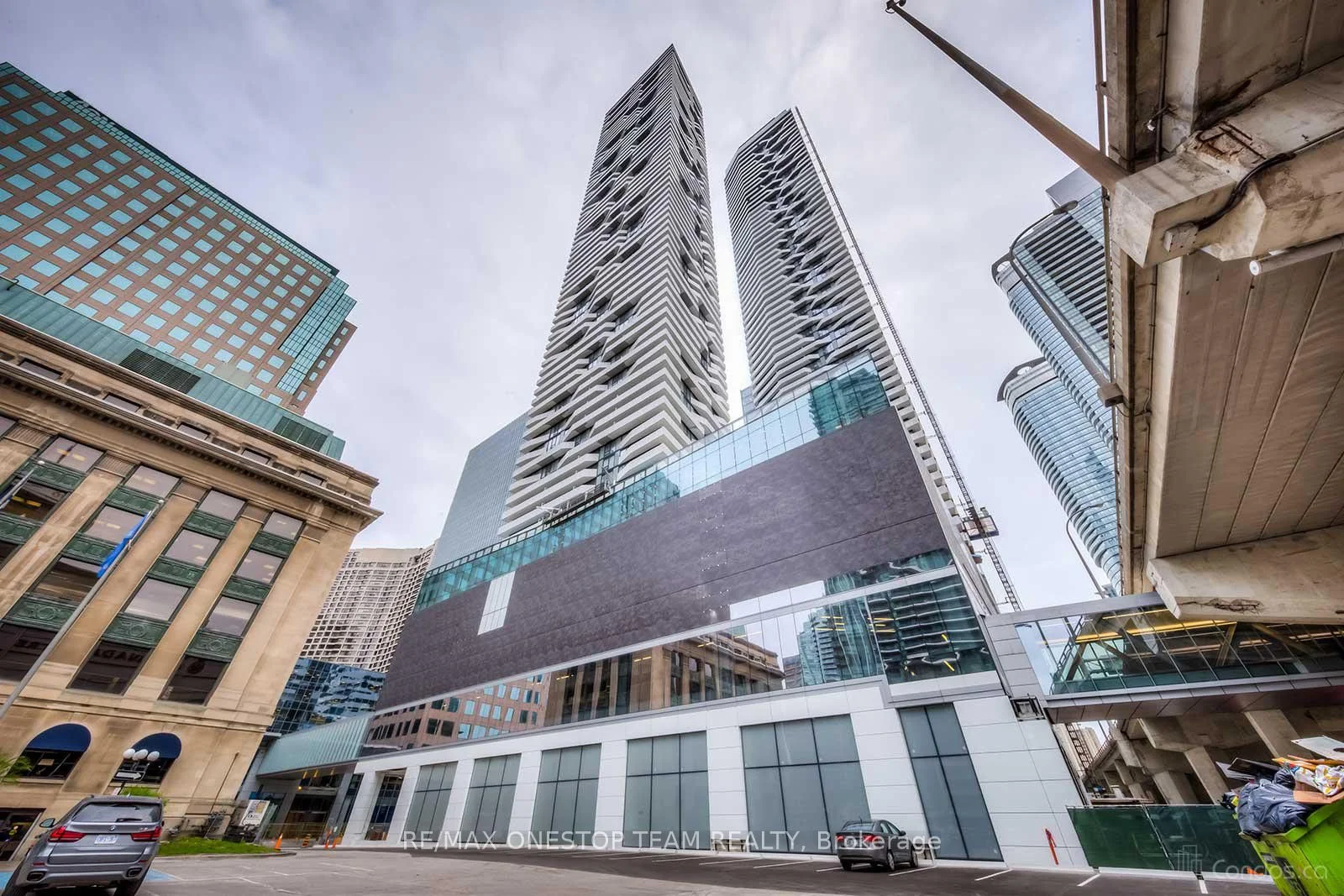 88 Harbour Street 2104, Toronto C01, ON M5J 0C3