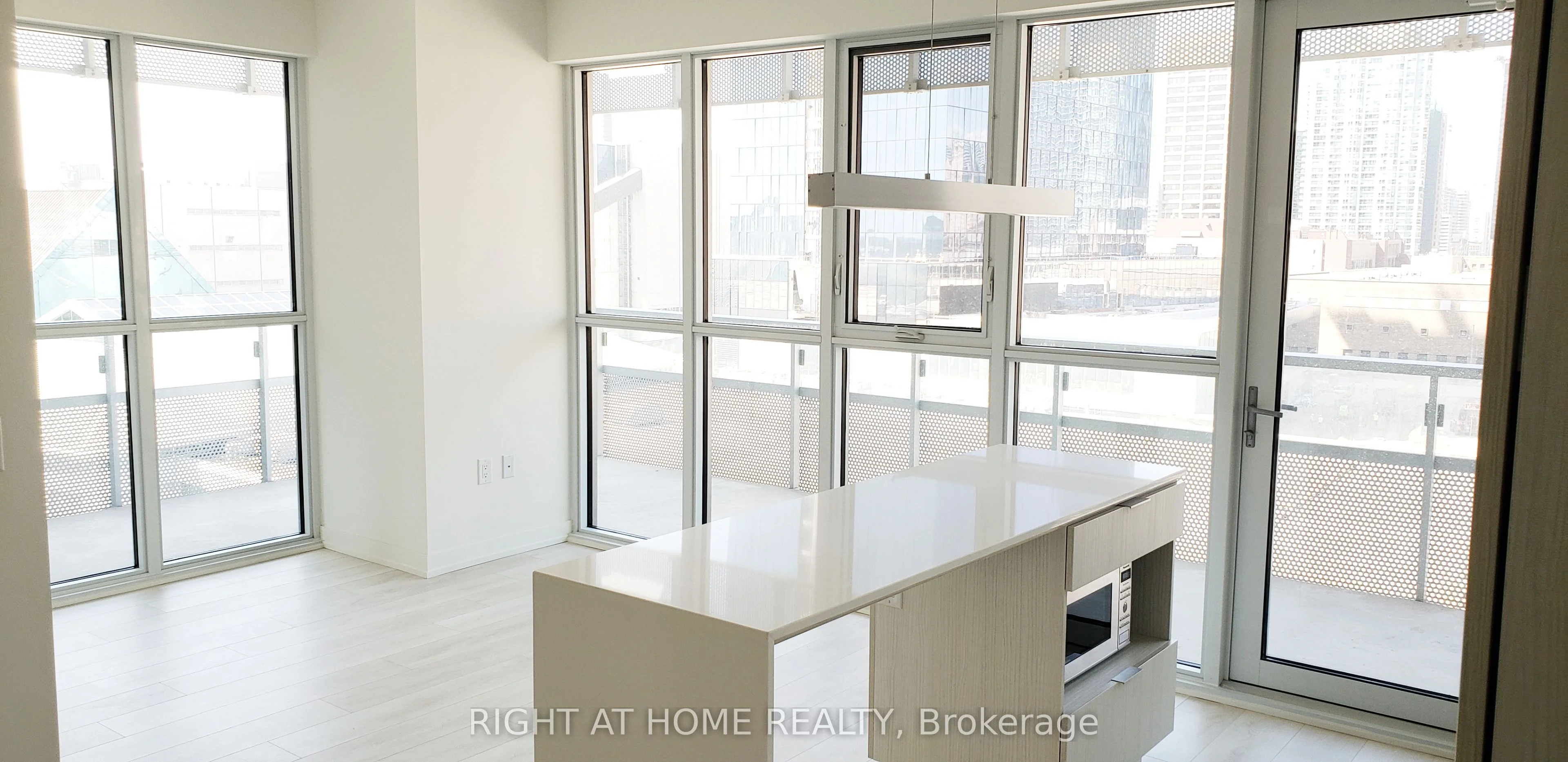 15 lower jarvis Street 505, Toronto C08, ON M5E 0C4