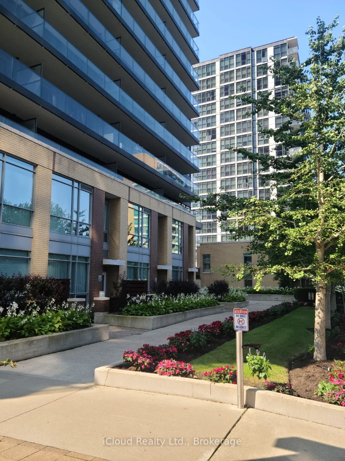 29 Singer Court 1811, Toronto C15, ON M2K 0B4