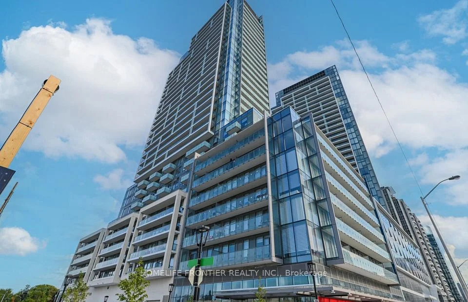 7 Golden Lion Heights N523, Toronto C14, ON M2M 0C1
