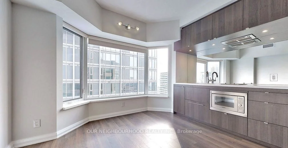 155 Yorkville Avenue 1210, Toronto C02, ON M5R 0B4