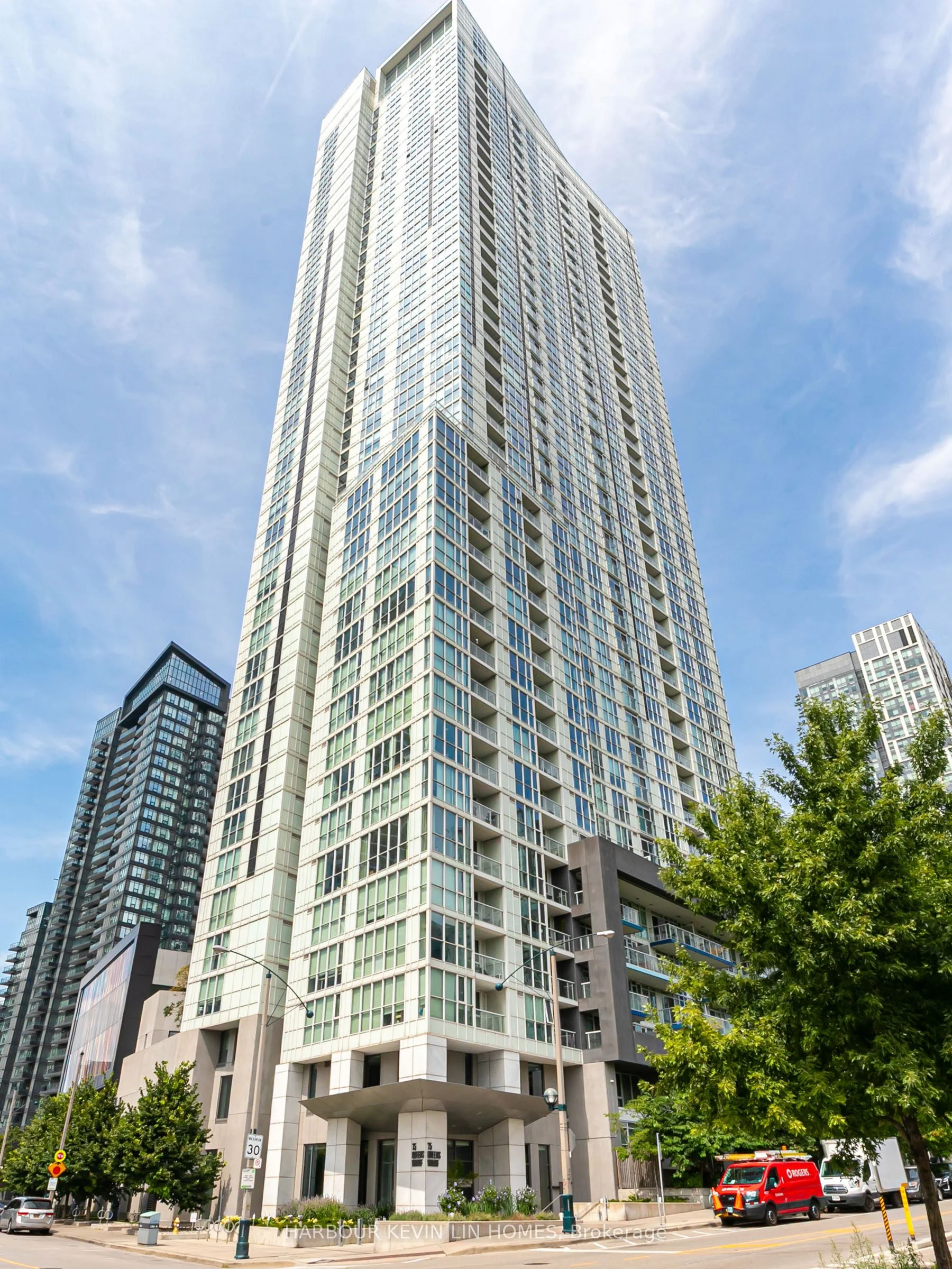 75 Queens Wharf Road 1009, Toronto C01, ON M5V 0J8
