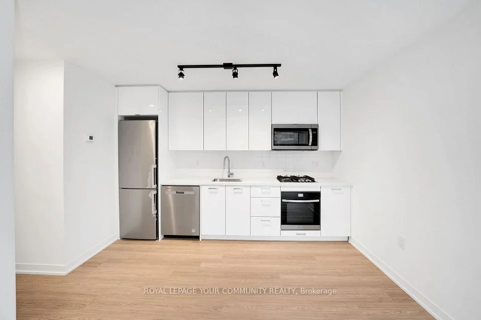 195 McCaul Street 517, Toronto C01, ON M5T 0E5