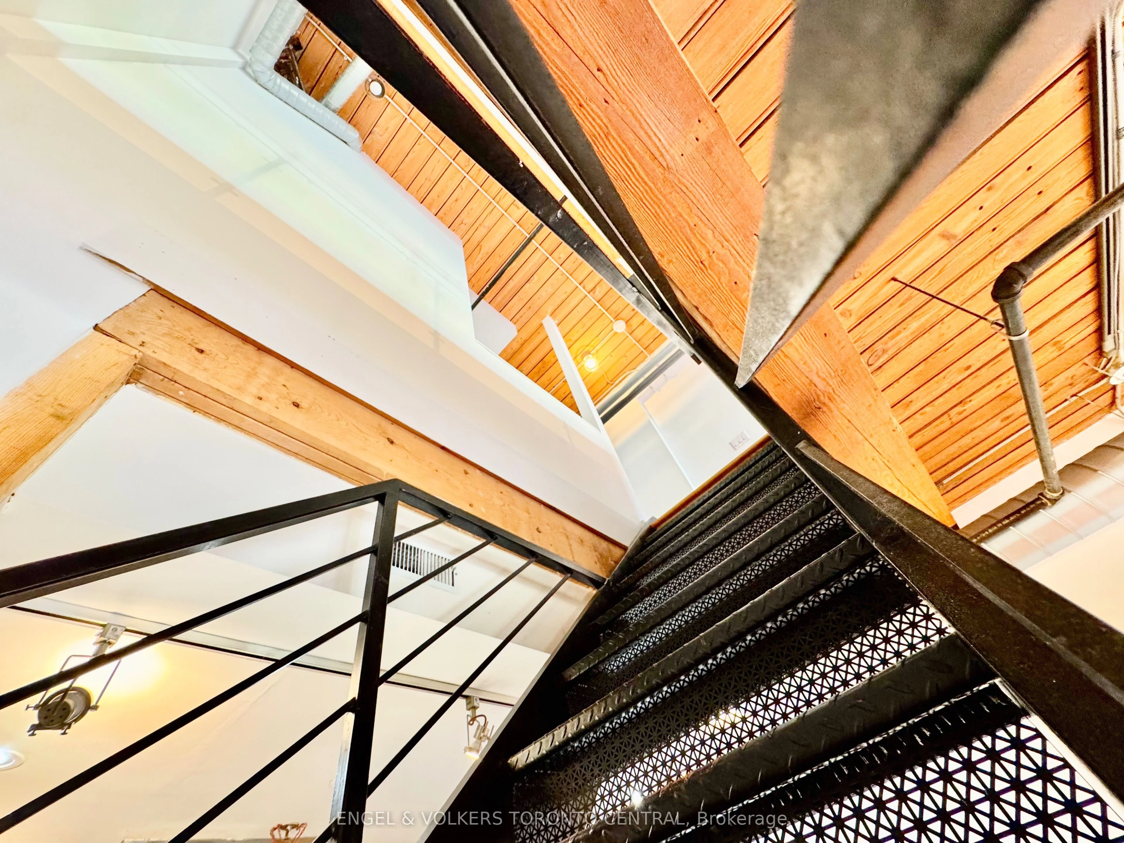 436 Wellington Street W 102, Toronto C01, ON M5V 1E3