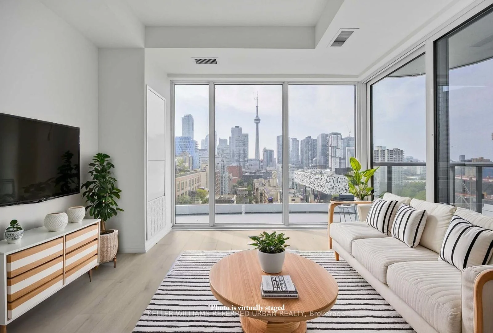 280 Dundas Street W 1410, Toronto C01, ON M5T 0E3