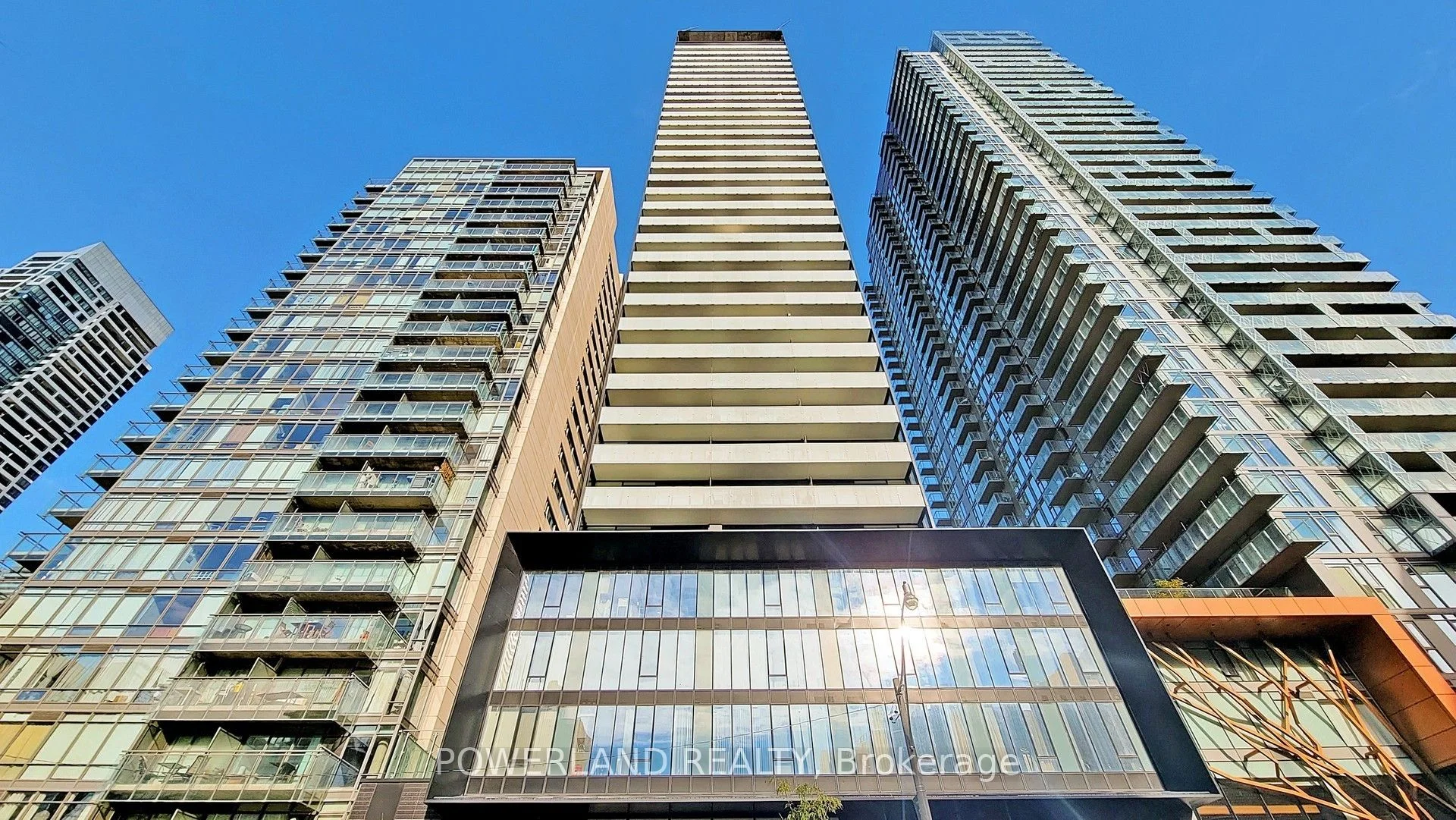 28 Wellesley Street E 2304, Toronto C08, ON M4Y 0C4