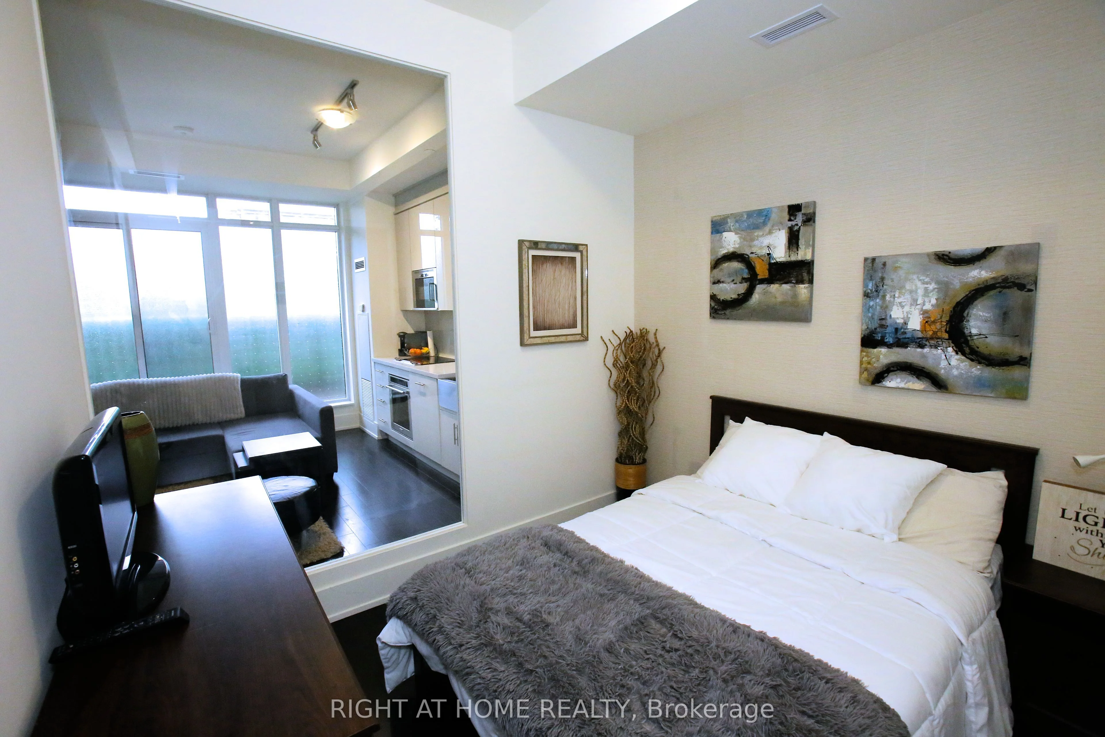 330 Richmond Street W 210, Toronto C01, ON M5V 1X2