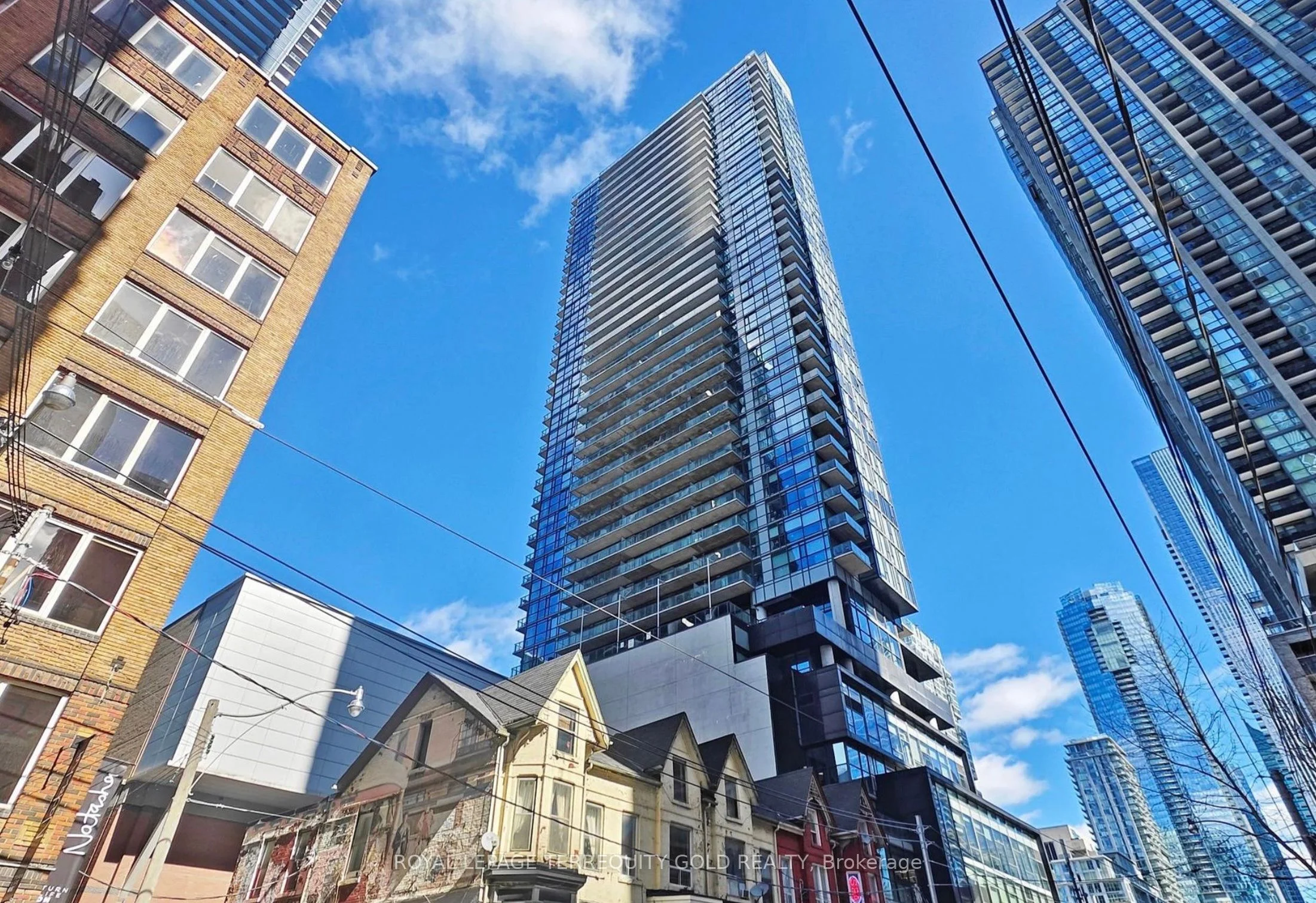 290 Adelaide Street W 1706, Toronto C01, ON M5V 0P3