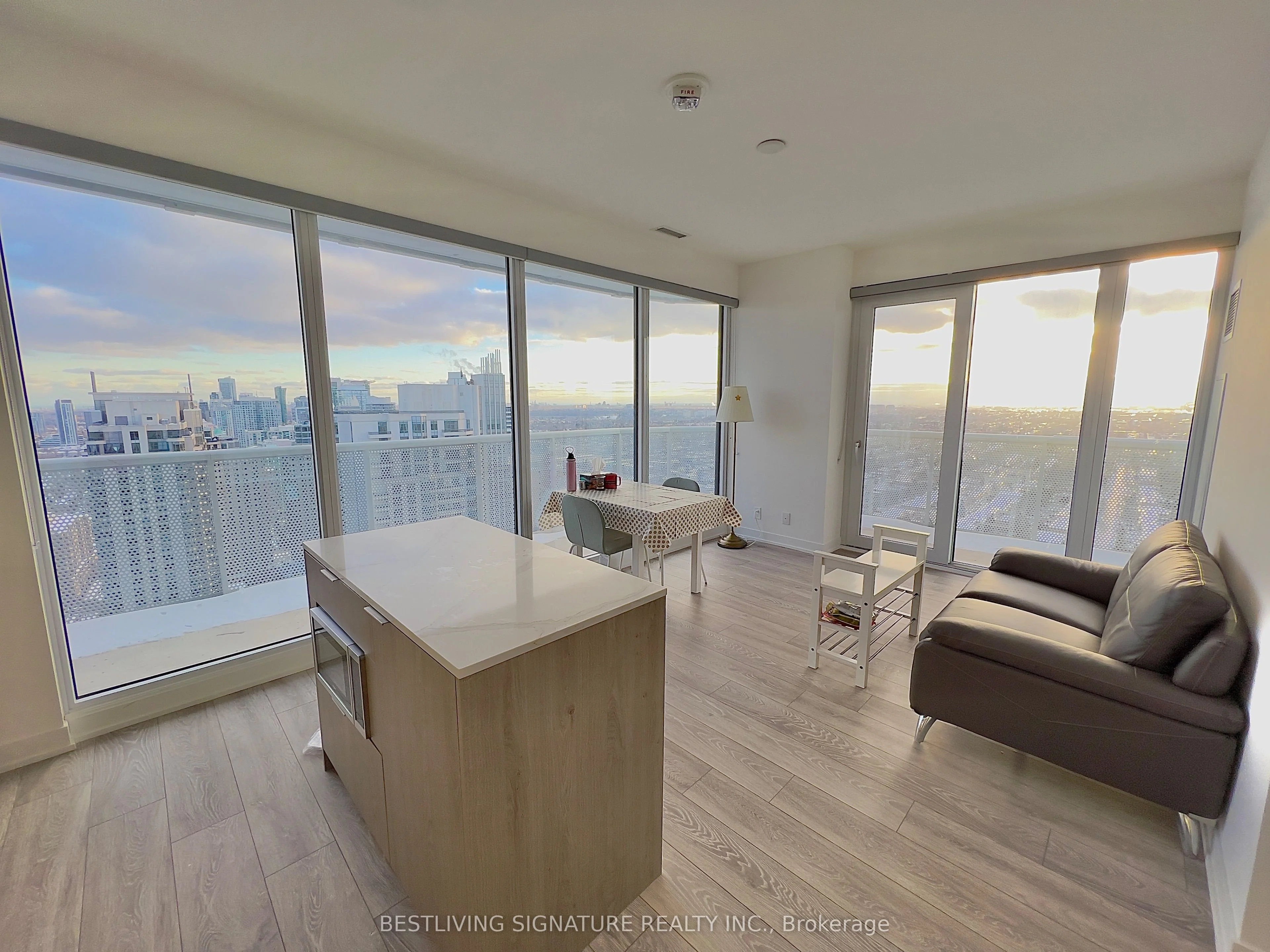 15 Holmes Avenue 2902, Toronto C14, ON M2N 0L4