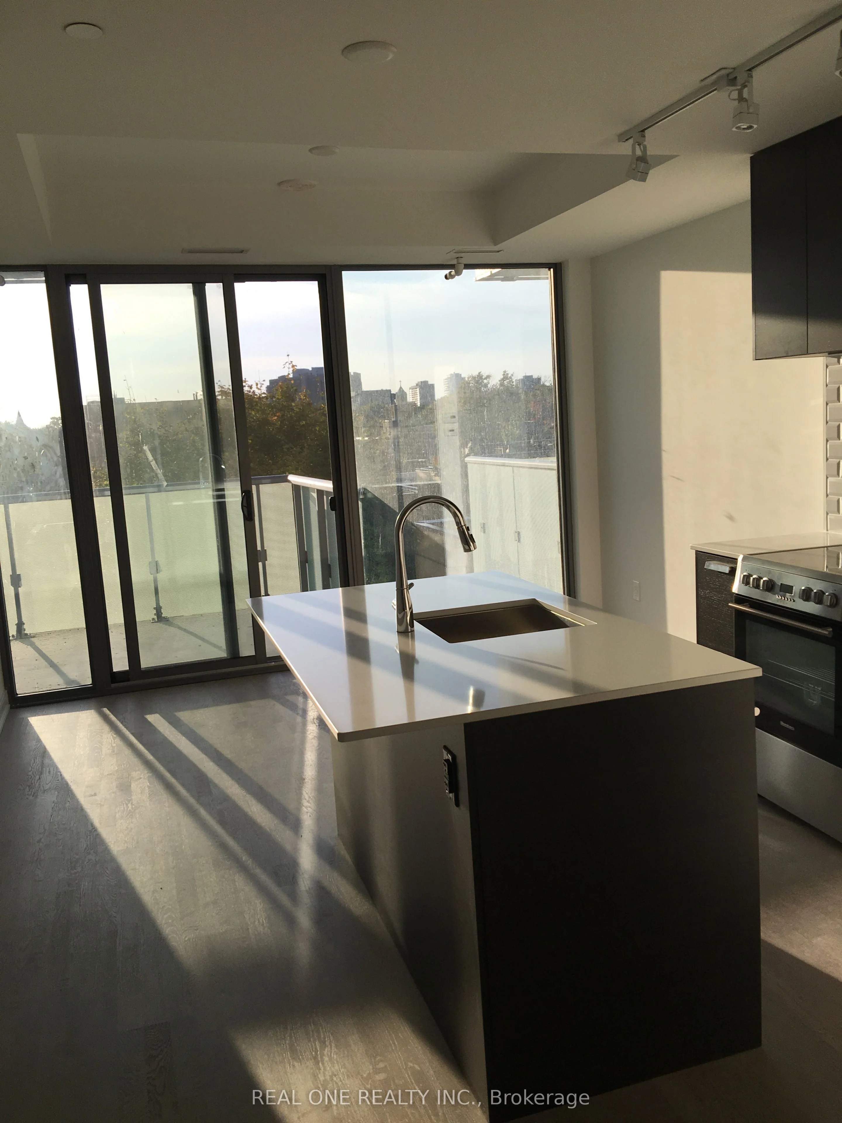 57 St. Joseph Street 515, Toronto C01, ON M5S 0C5