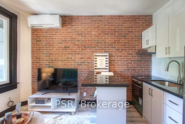 262 Sherbourne Street 4, Toronto C08, ON M5A 2S1