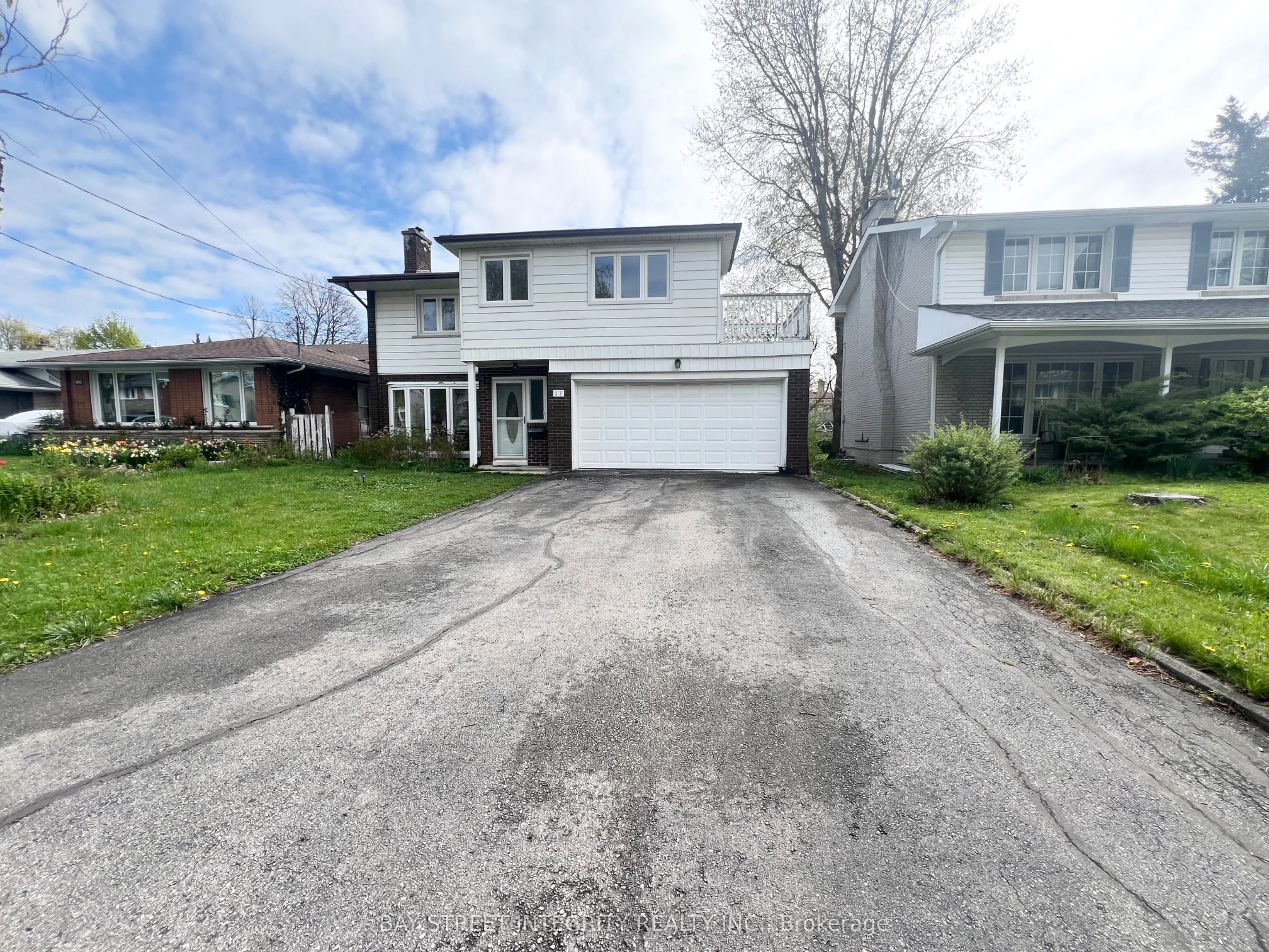 27 Tollerton Avenue, Toronto C15, ON M2K 2H1