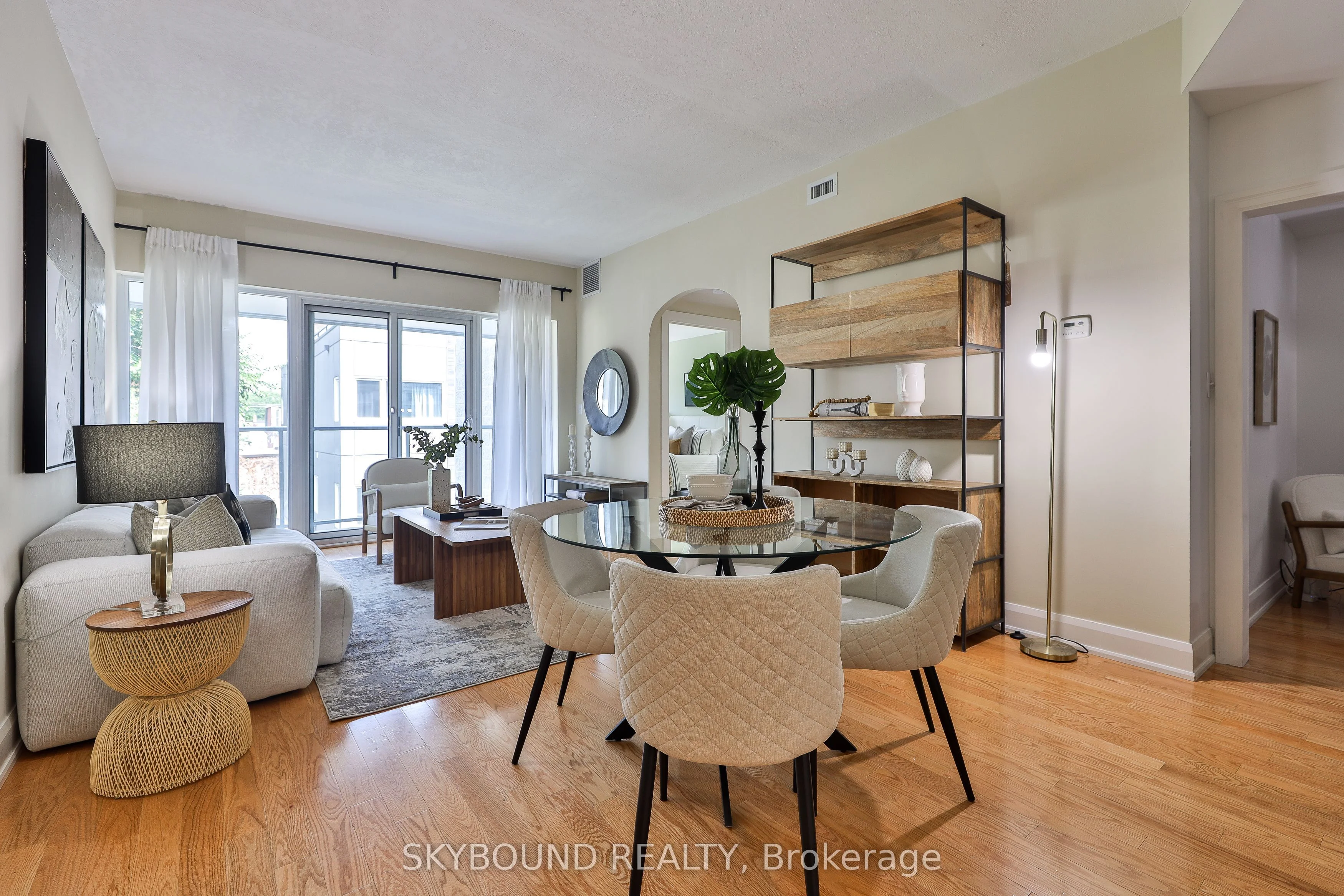 1636 Dundas Street W 5, Toronto C01, ON M6K 1V1
