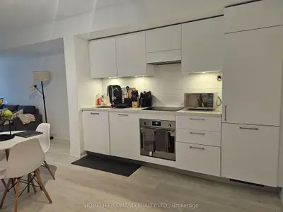 Condo Apartment in Toronto