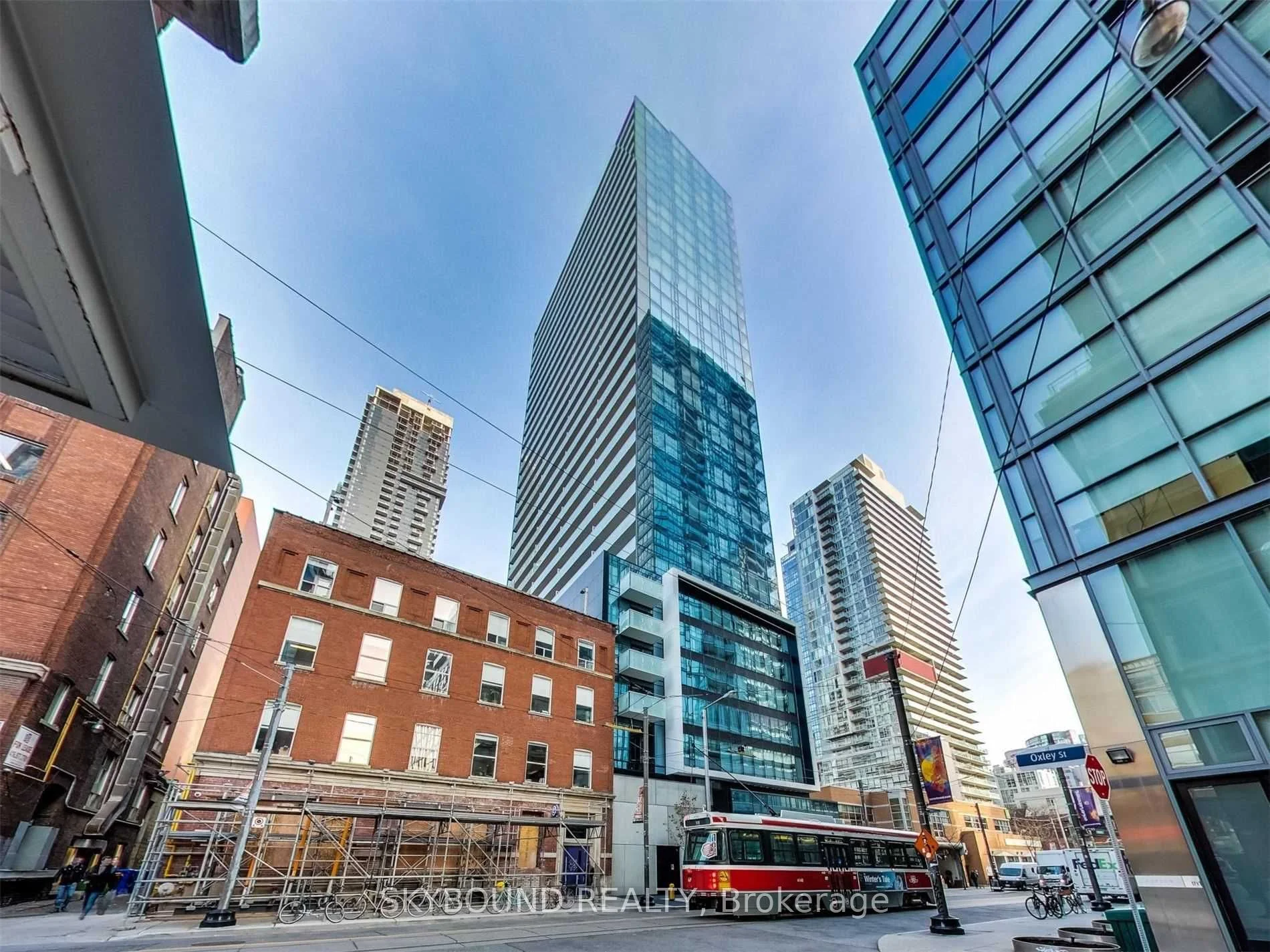 11 Charlotte Street 608, Toronto C01, ON M5V 0M6