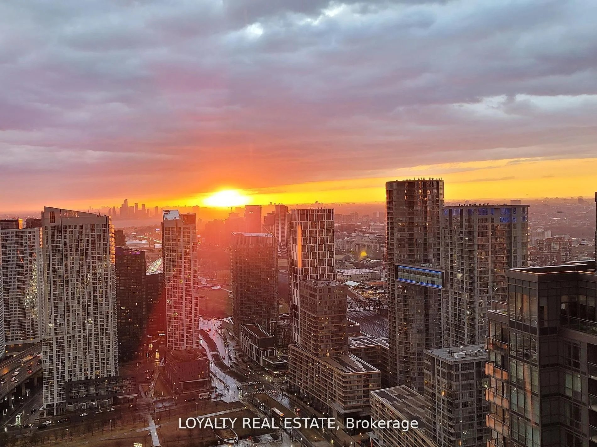 11 Brunel Court 5203, Toronto C01, ON M5V 3Y3