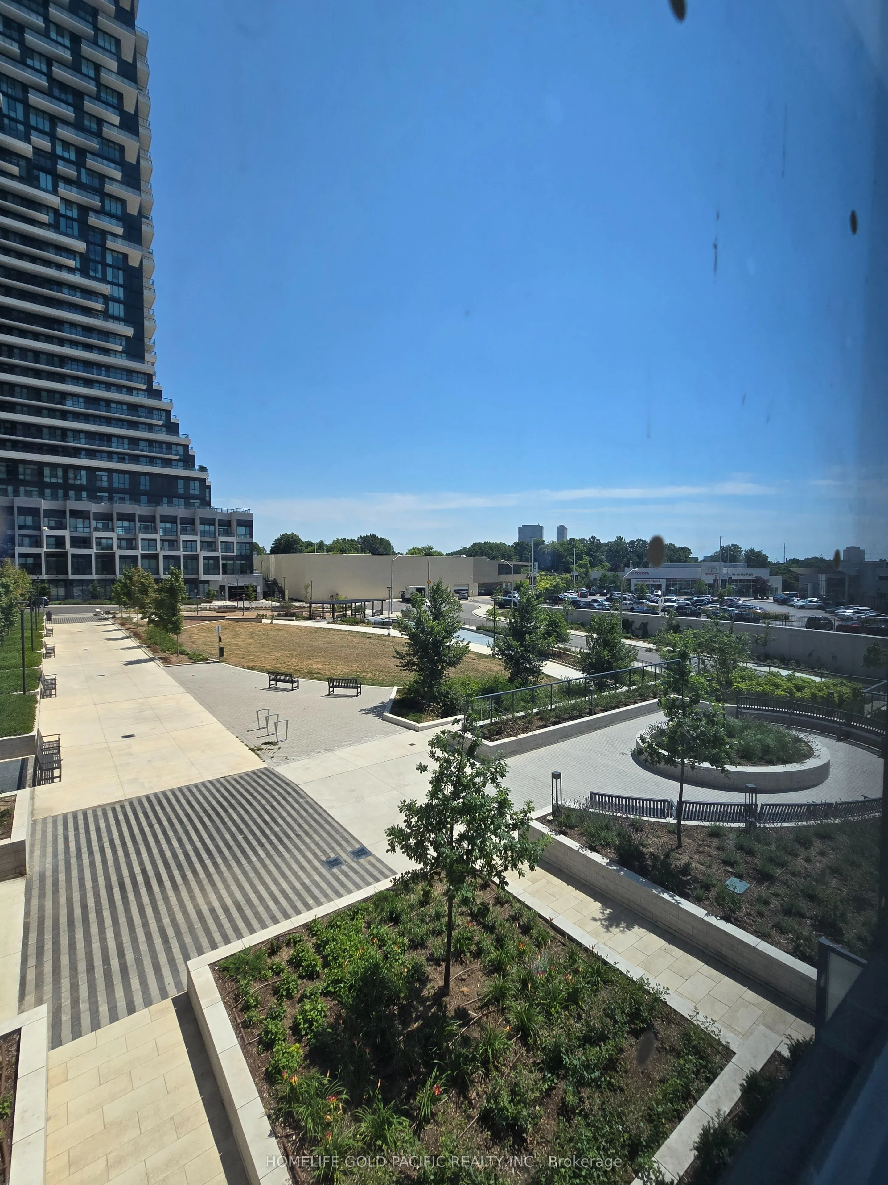 10 Inn On The Park Drive 109, Toronto C13, ON M3C 0P9