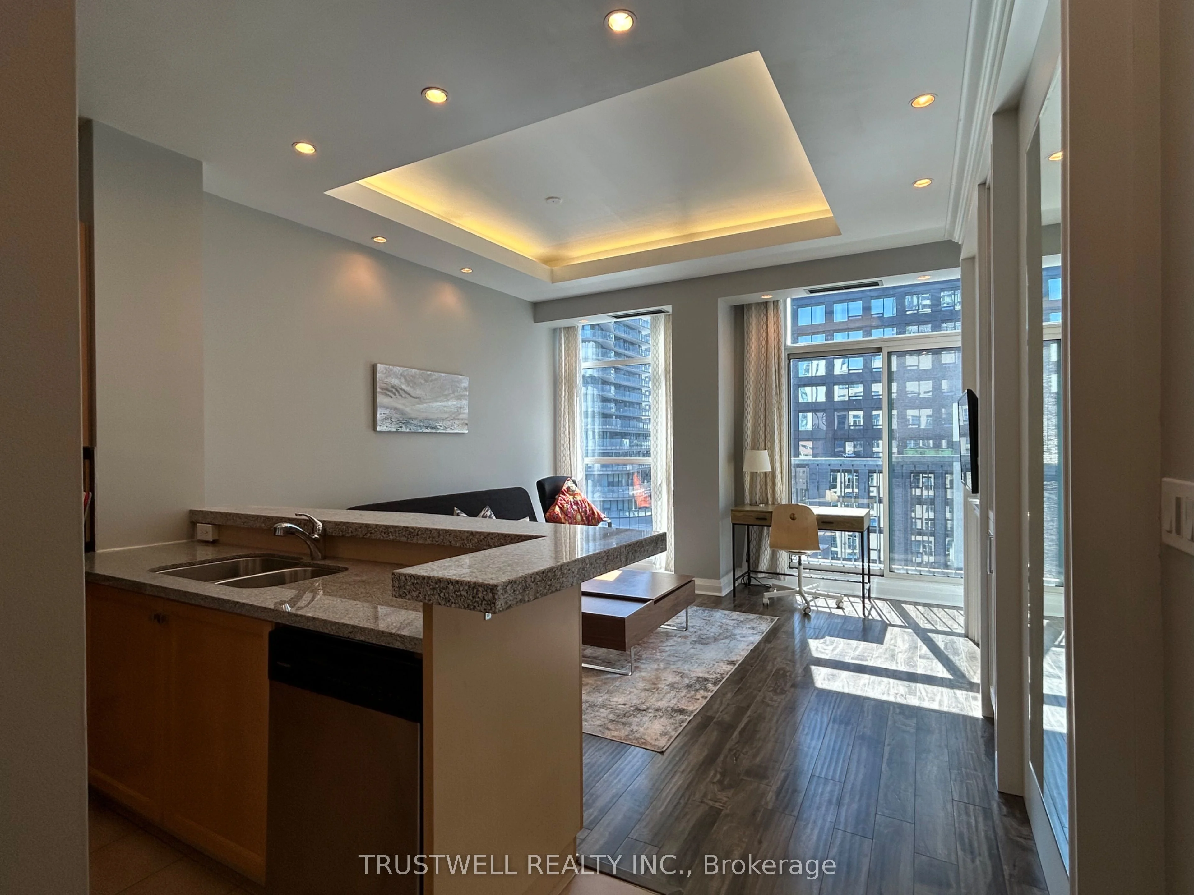 8 Wellesley Street E 909, Toronto C08, ON M4Y 3B2