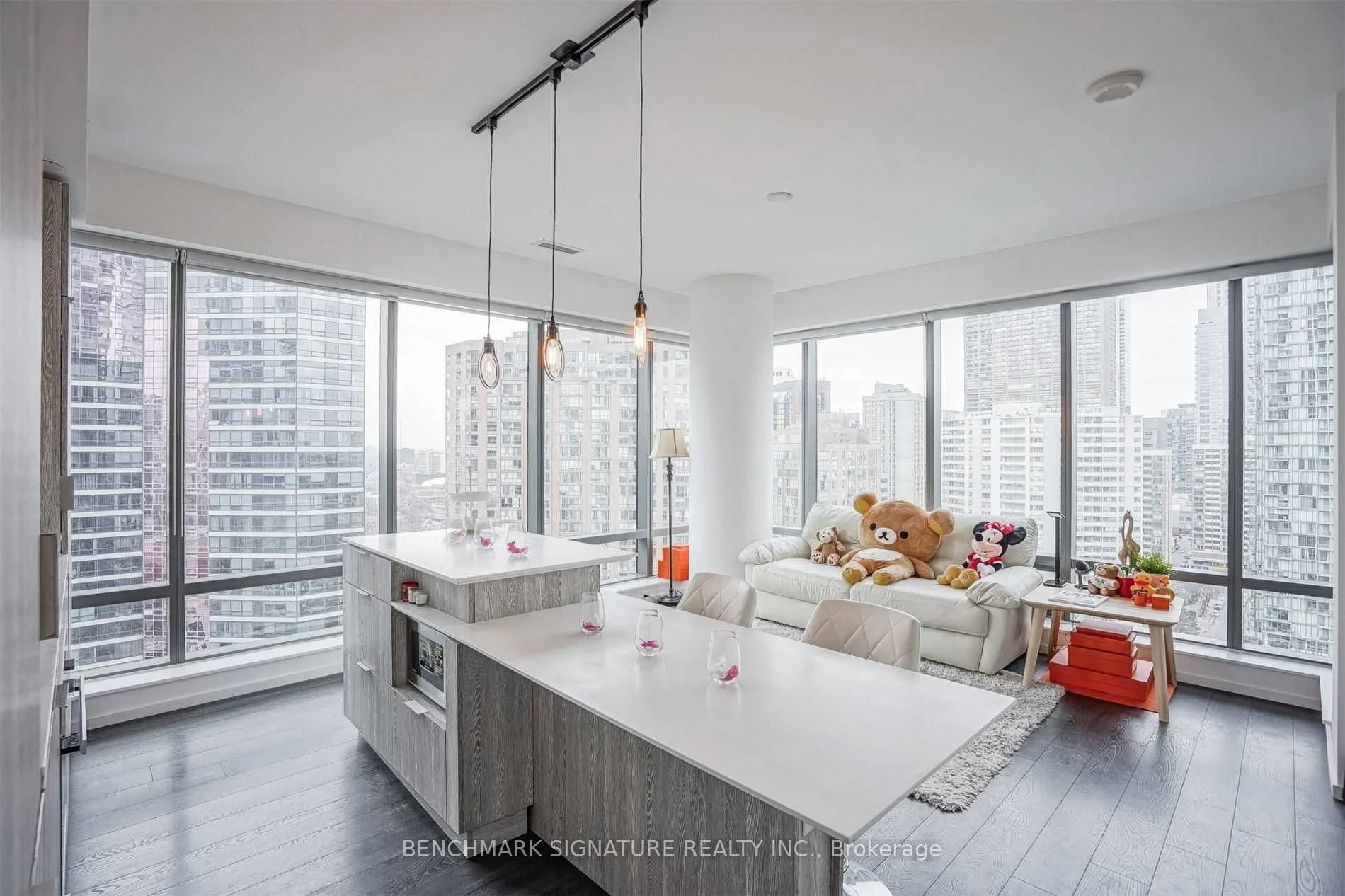 5 St Joseph Street 1908, Toronto C01, ON M4Y 1J6