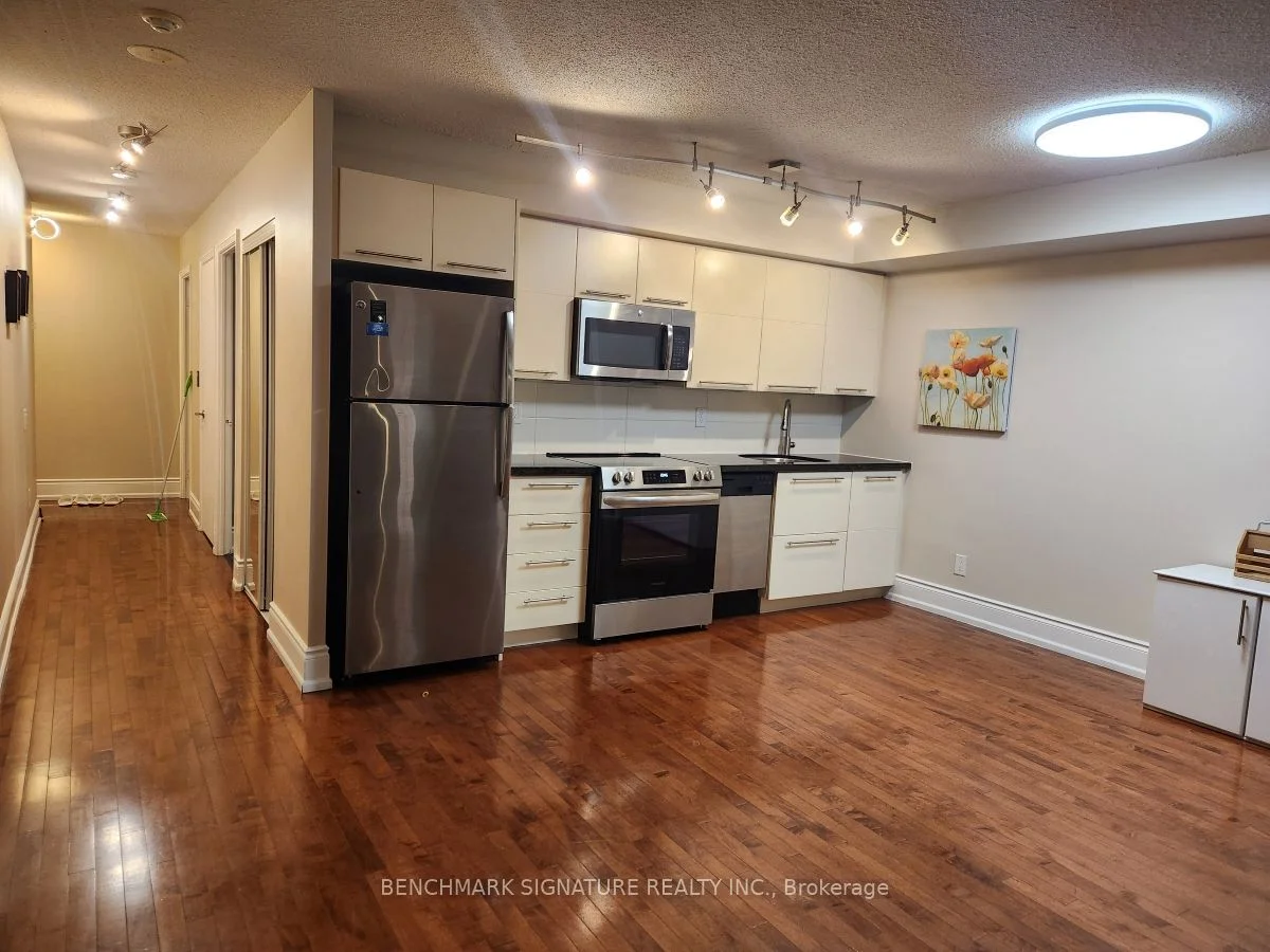 25 Carlton Street 1702, Toronto C08, ON M5B 1L4