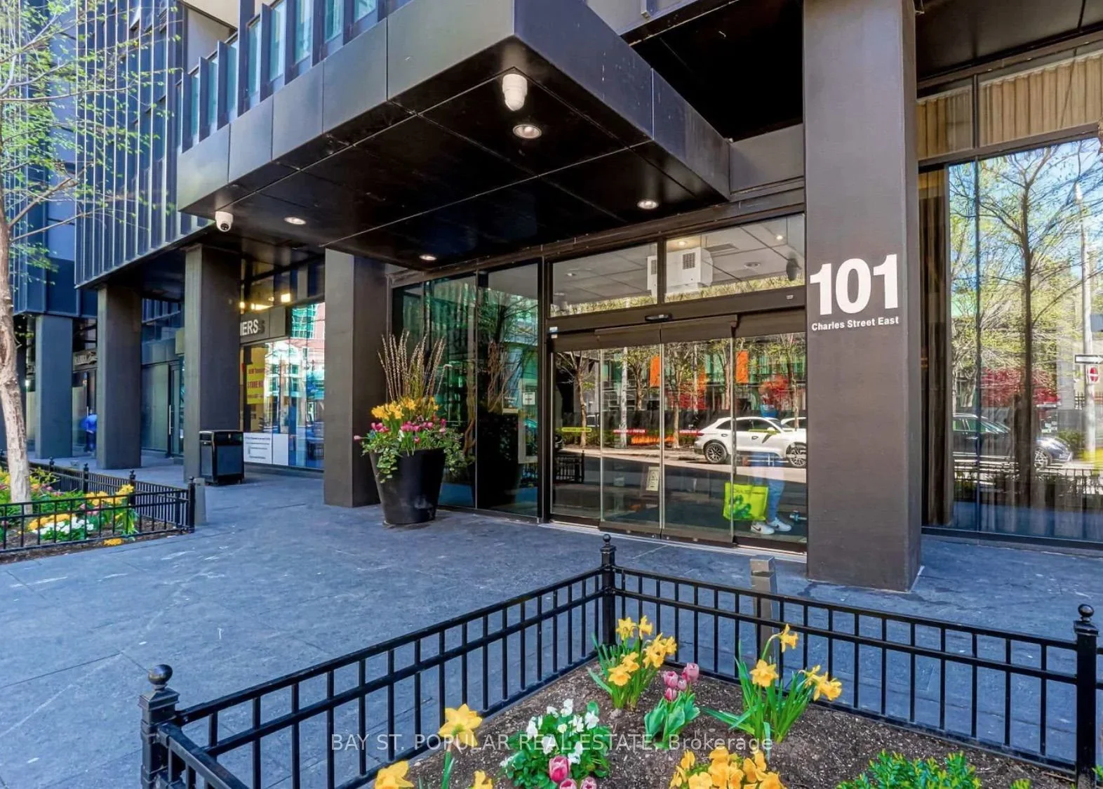 101 Charles Street E 813, Toronto C08, ON M4Y 1V2