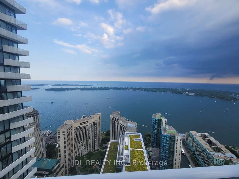 100 Harbour Street 6808, Toronto C01, On M5j 0b5