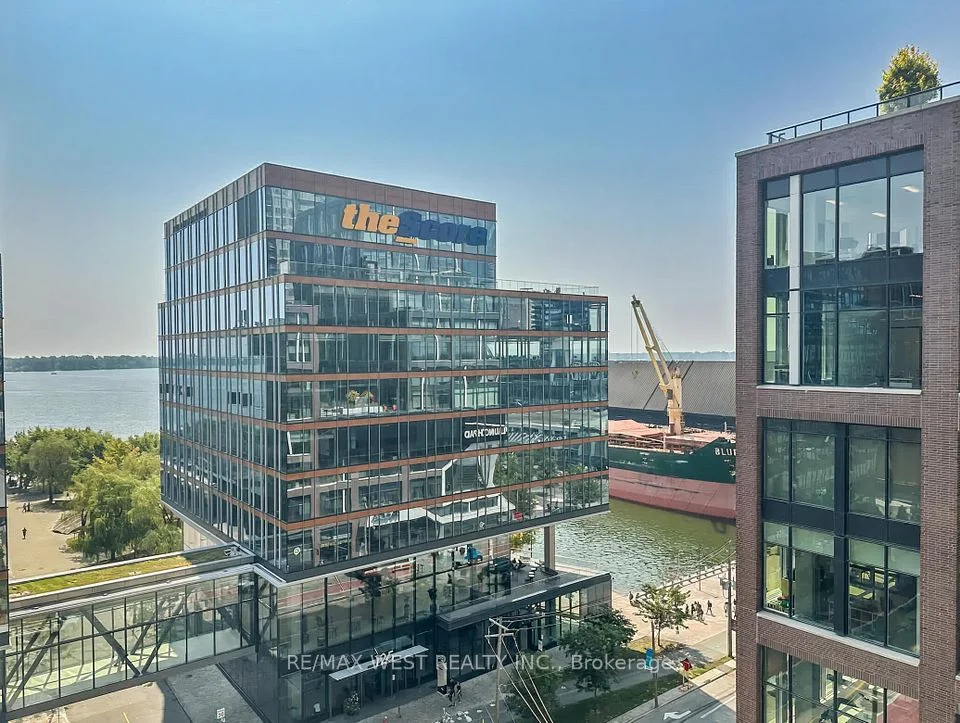 15 Richardson Street E 1024, Toronto C08, ON M5A 0Y5