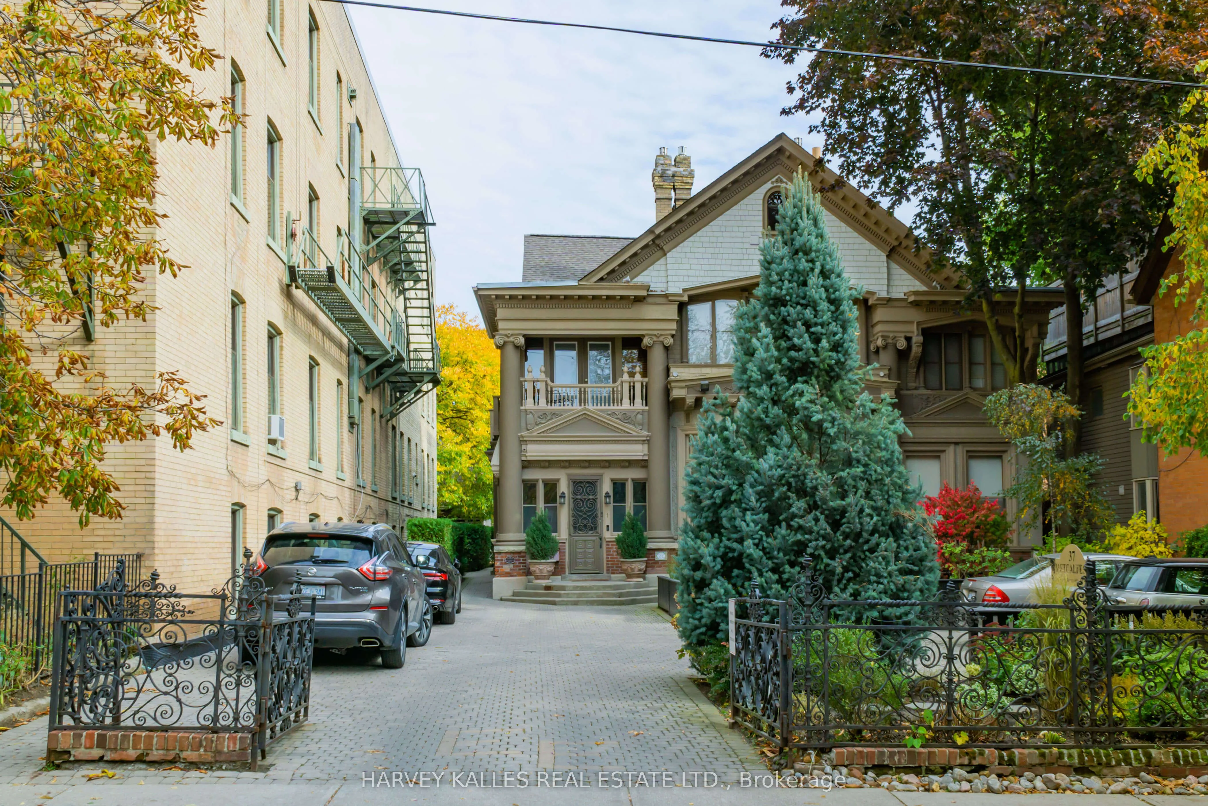 37 Metcalfe Street 5, Toronto C08, ON M4X 1R7