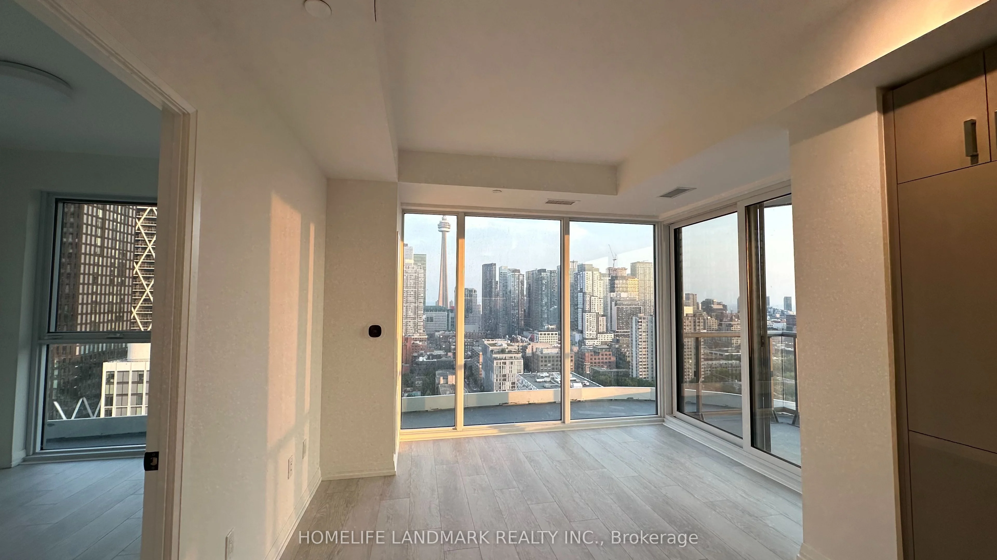 2410 280 dundas Street W, Toronto C01, ON M5T 0E3