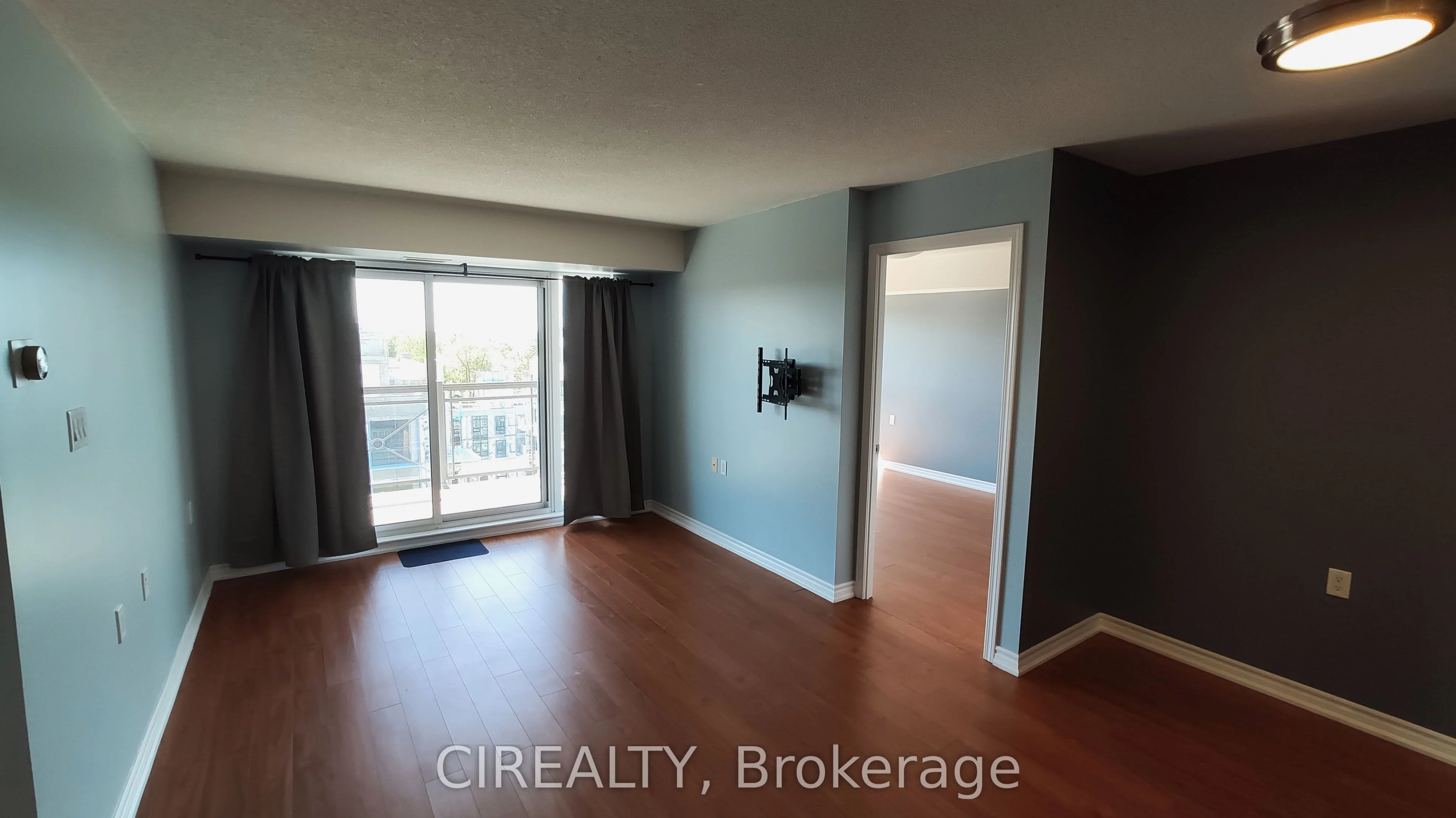 872 Sheppard Avenue W 607, Toronto C06, ON M3H 5V5
