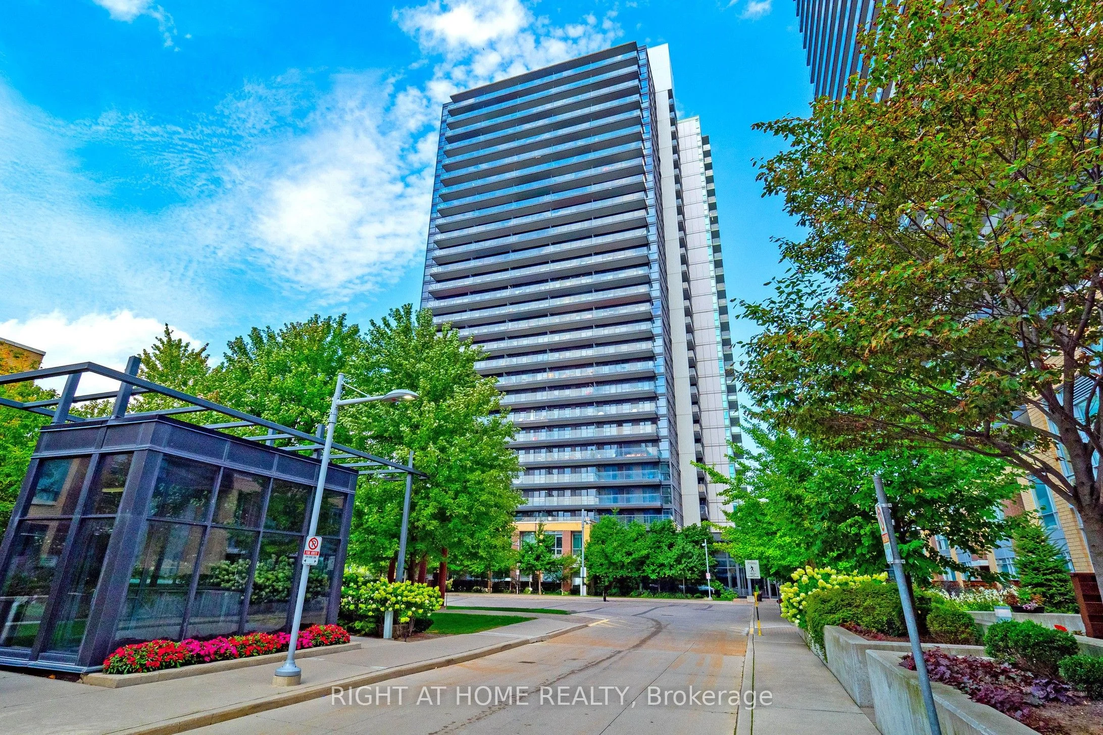 29 Singer Court 2607, Toronto C15, ON M2K 0B4