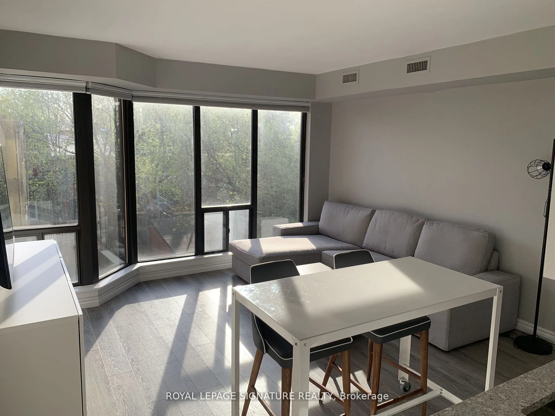 456 College Street 308, Toronto C01, ON M6G 4A3