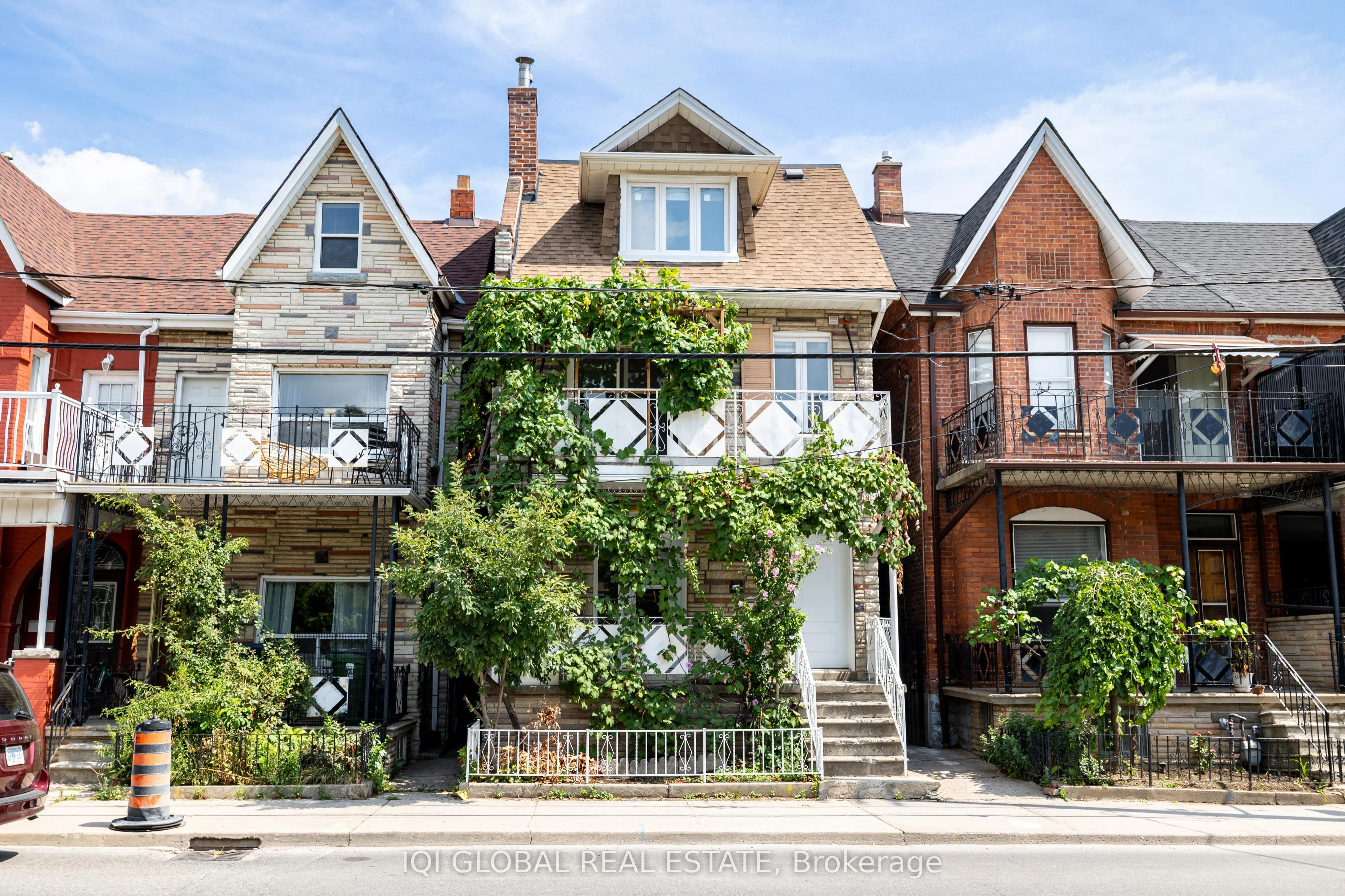 475 Ossington Avenue UpperFloor, Toronto C01, ON M6G 3T3